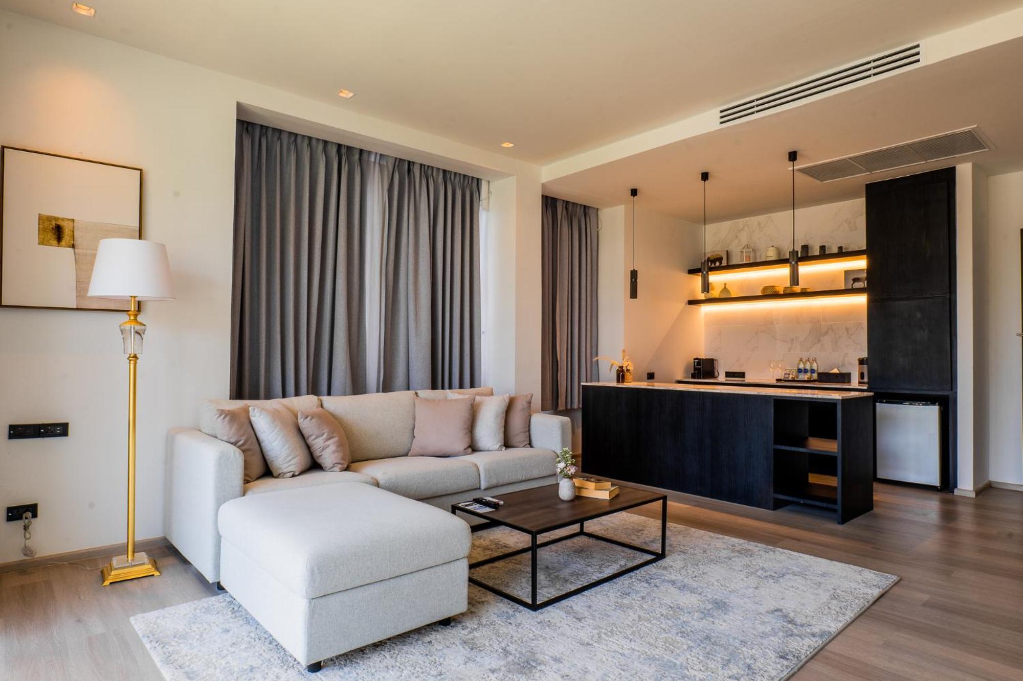 Suite Bathtub