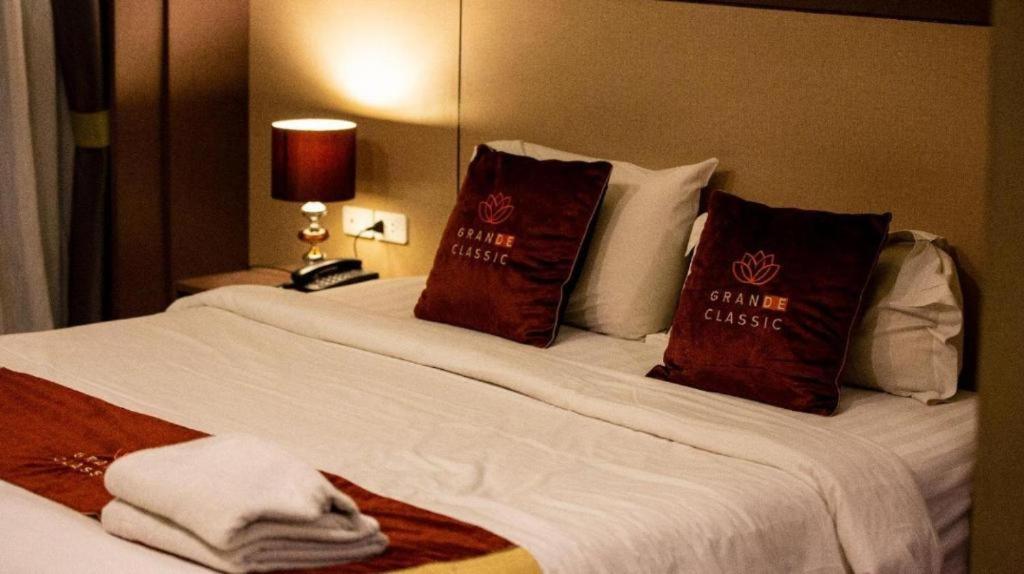 Deluxe King Room