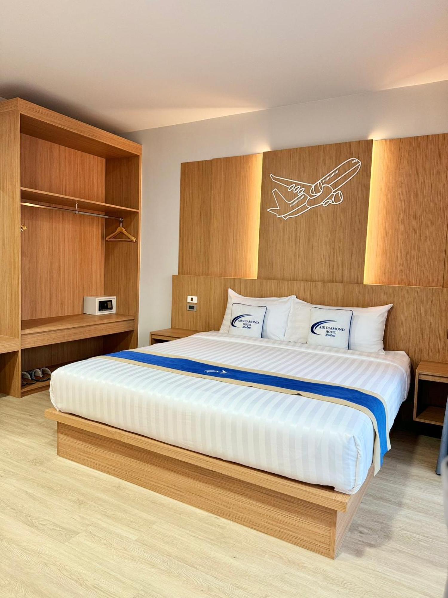 Deluxe King Room