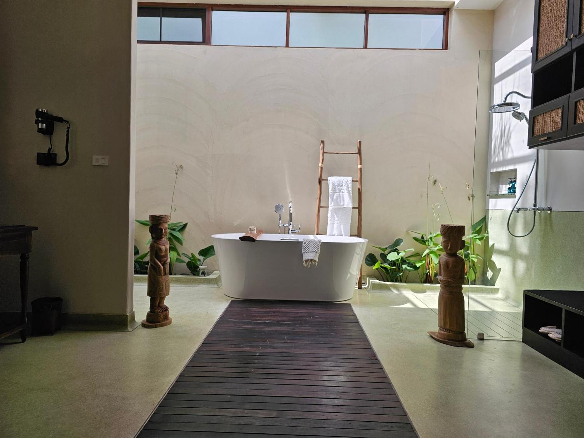 Deluxe Double or Twin Room Sea View