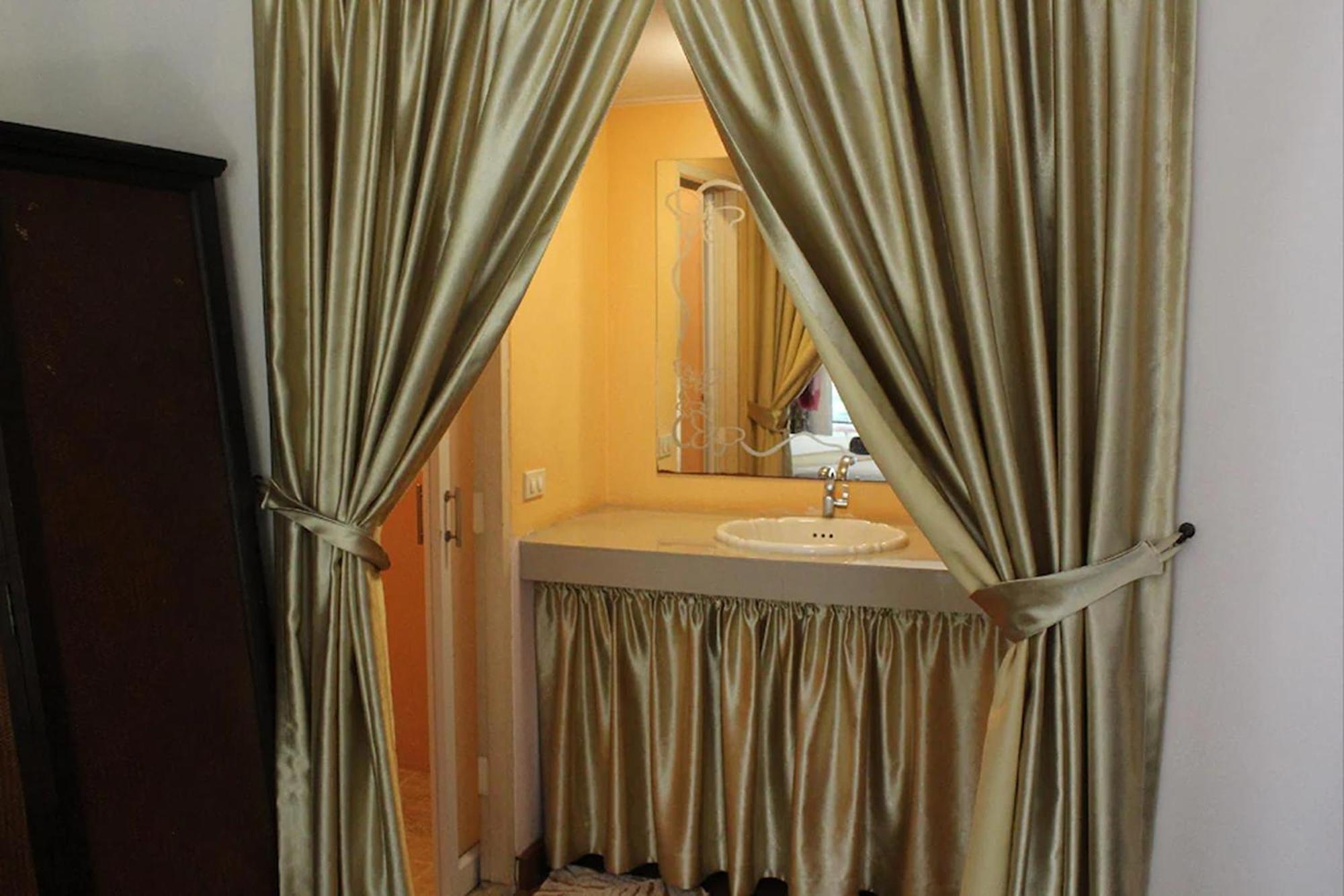 King Room Garden View