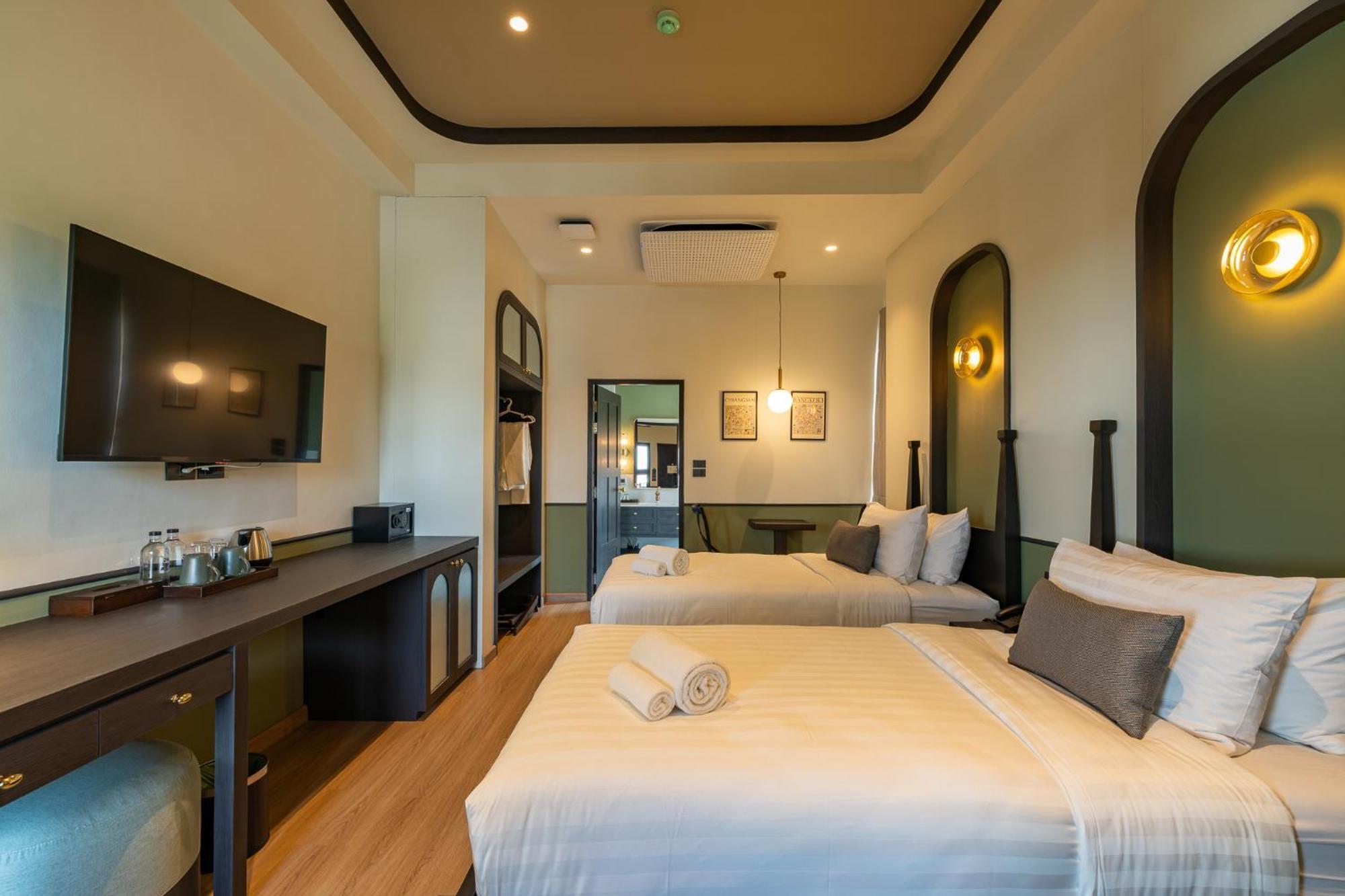 Standard Twin Room