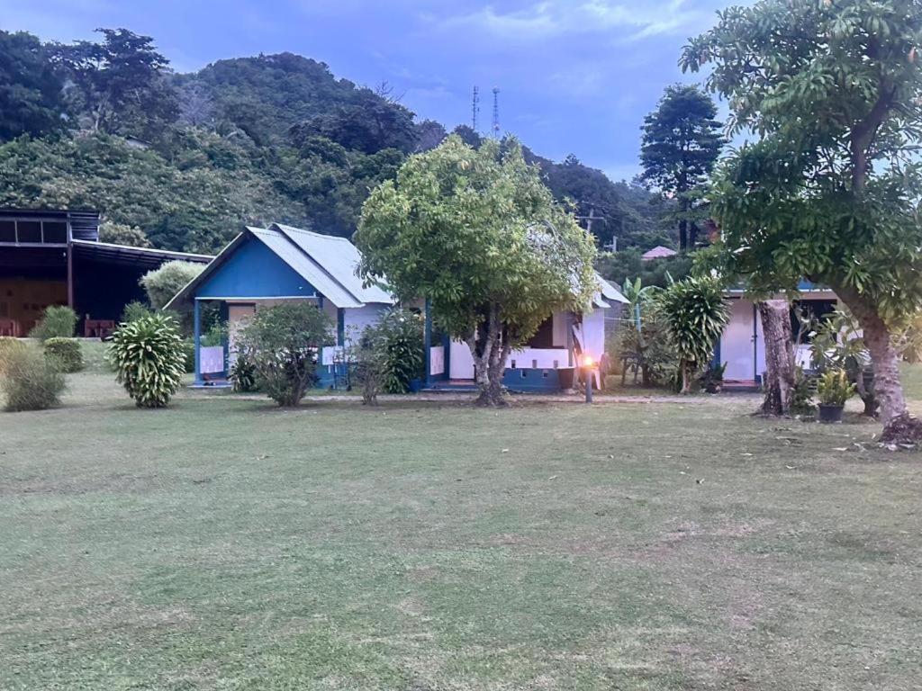 Bungalow Garden View