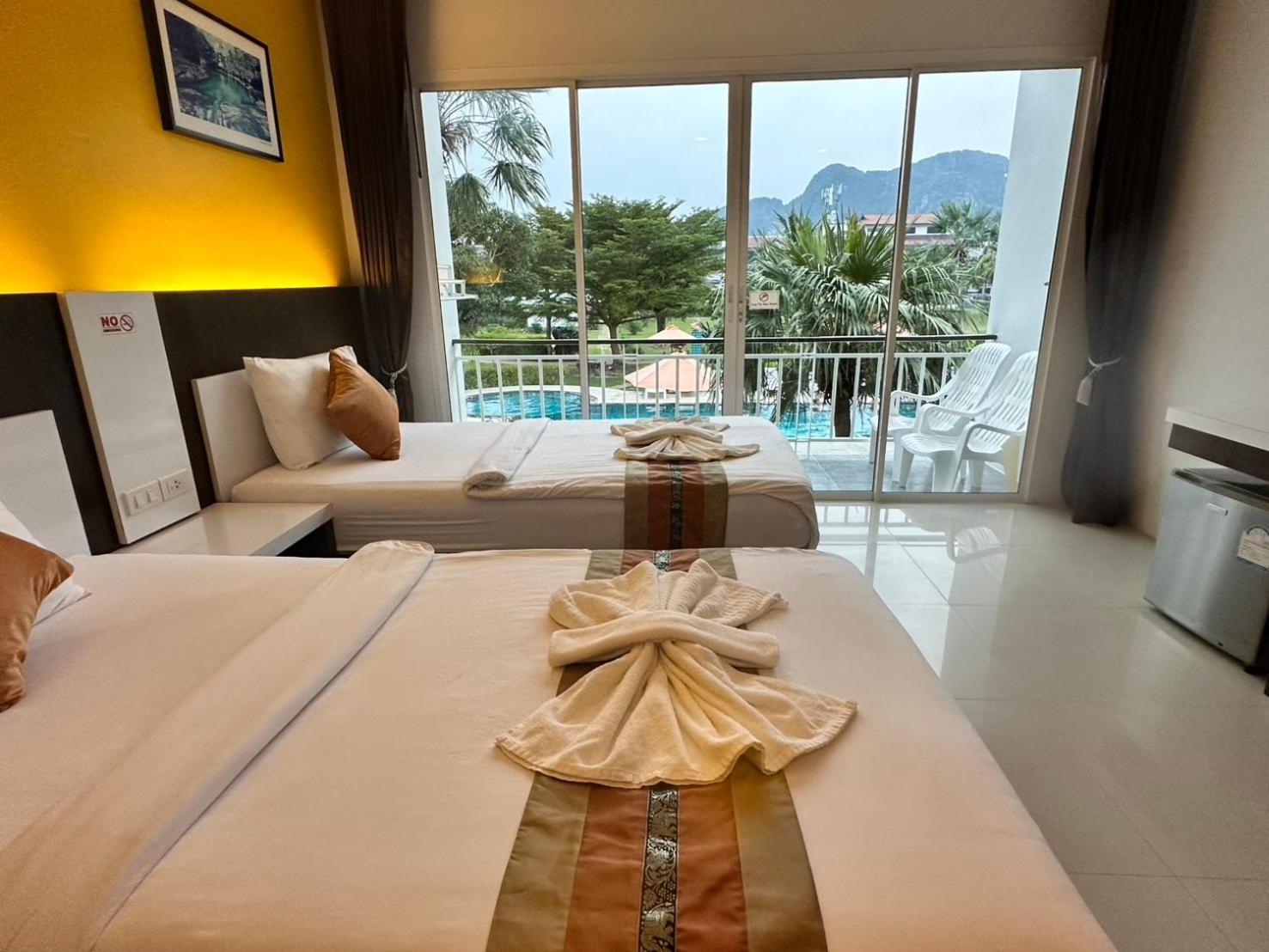 Twin Room Pool View
