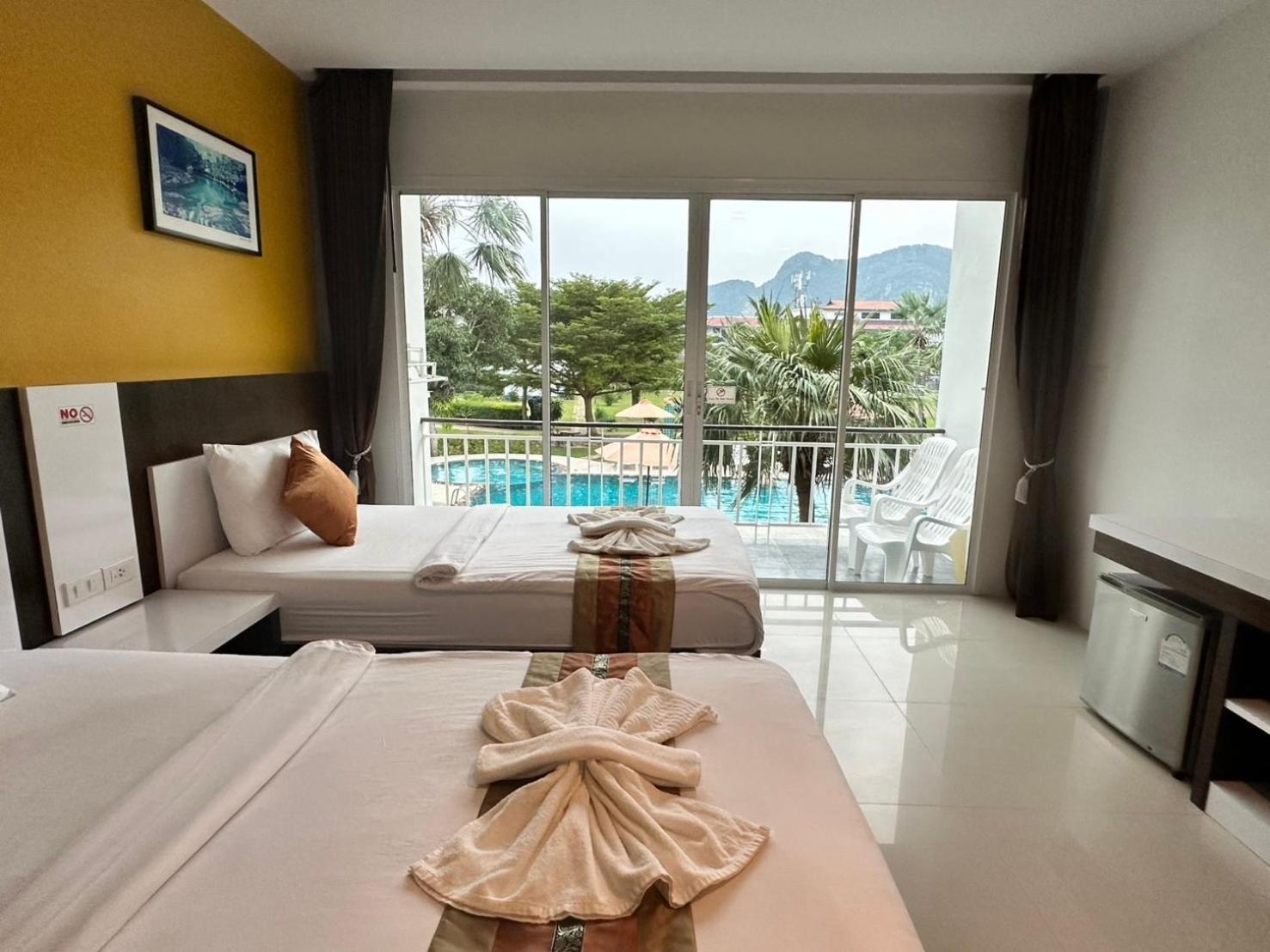 Twin Room Pool View