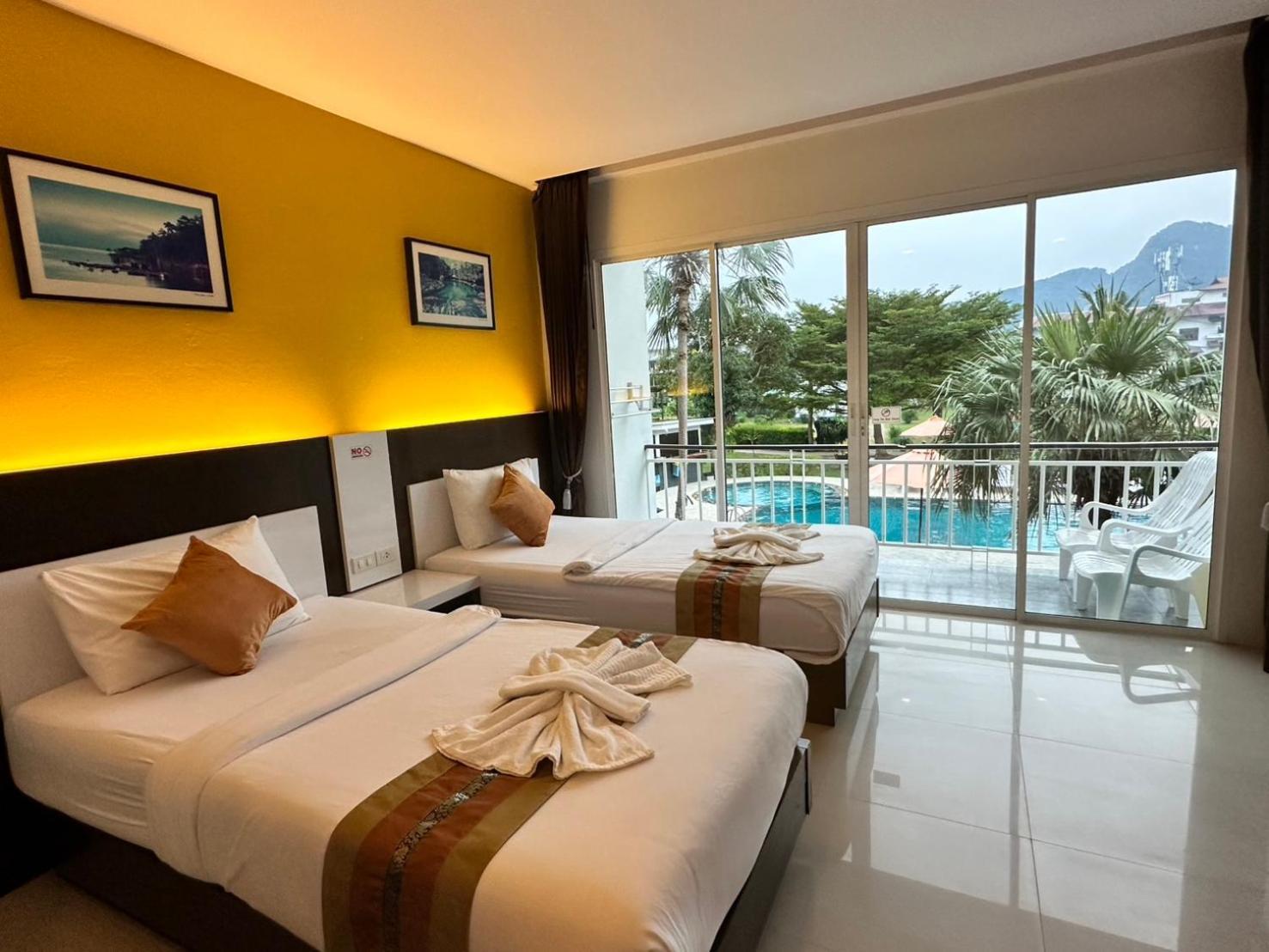 Twin Room Pool View