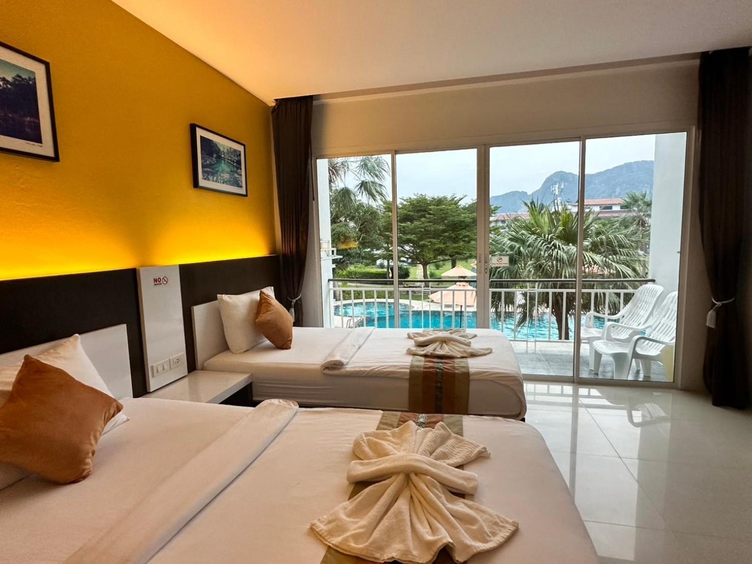 Twin Room Pool View