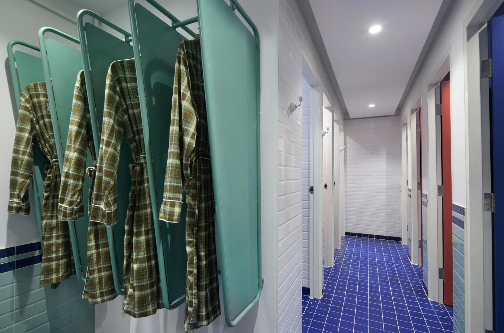Quadruple Room with Shared Bathroom