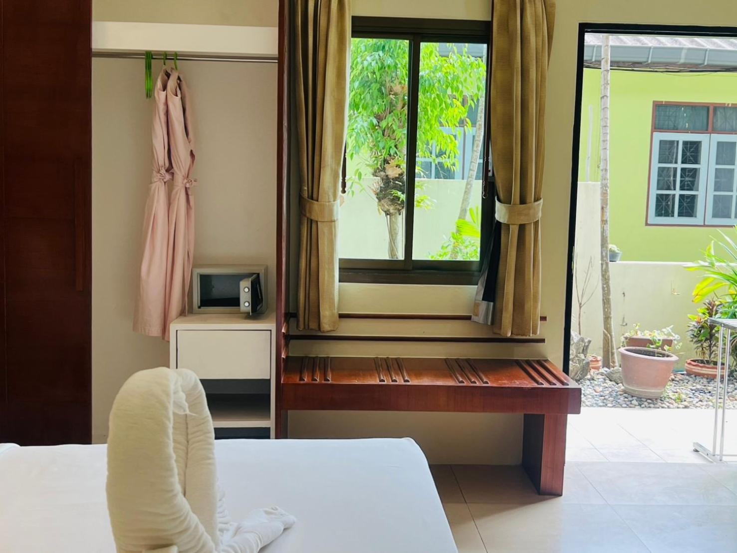 Superior Double Room,1742602824:JPEG