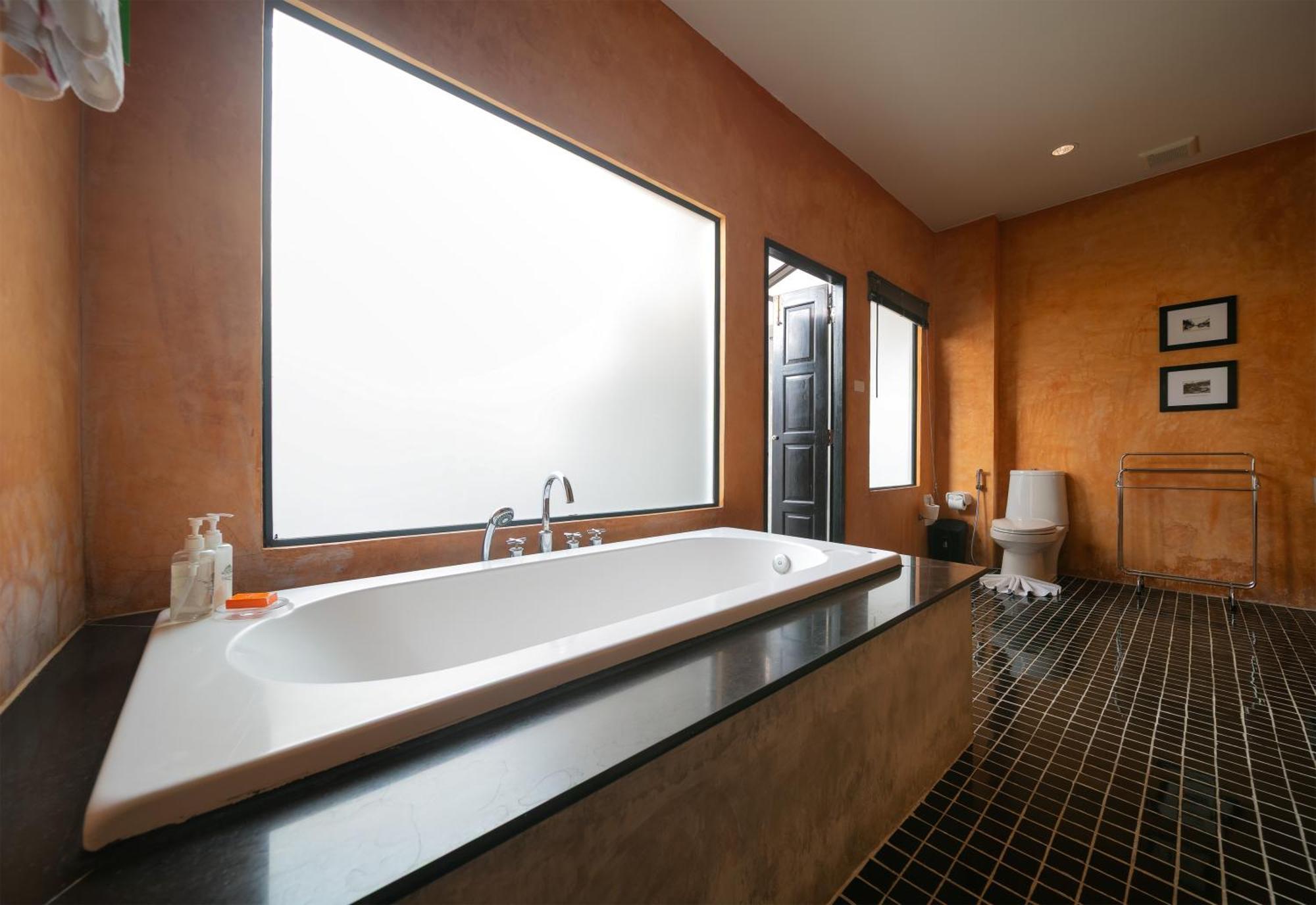 Private Jacuzzi Sino Wing