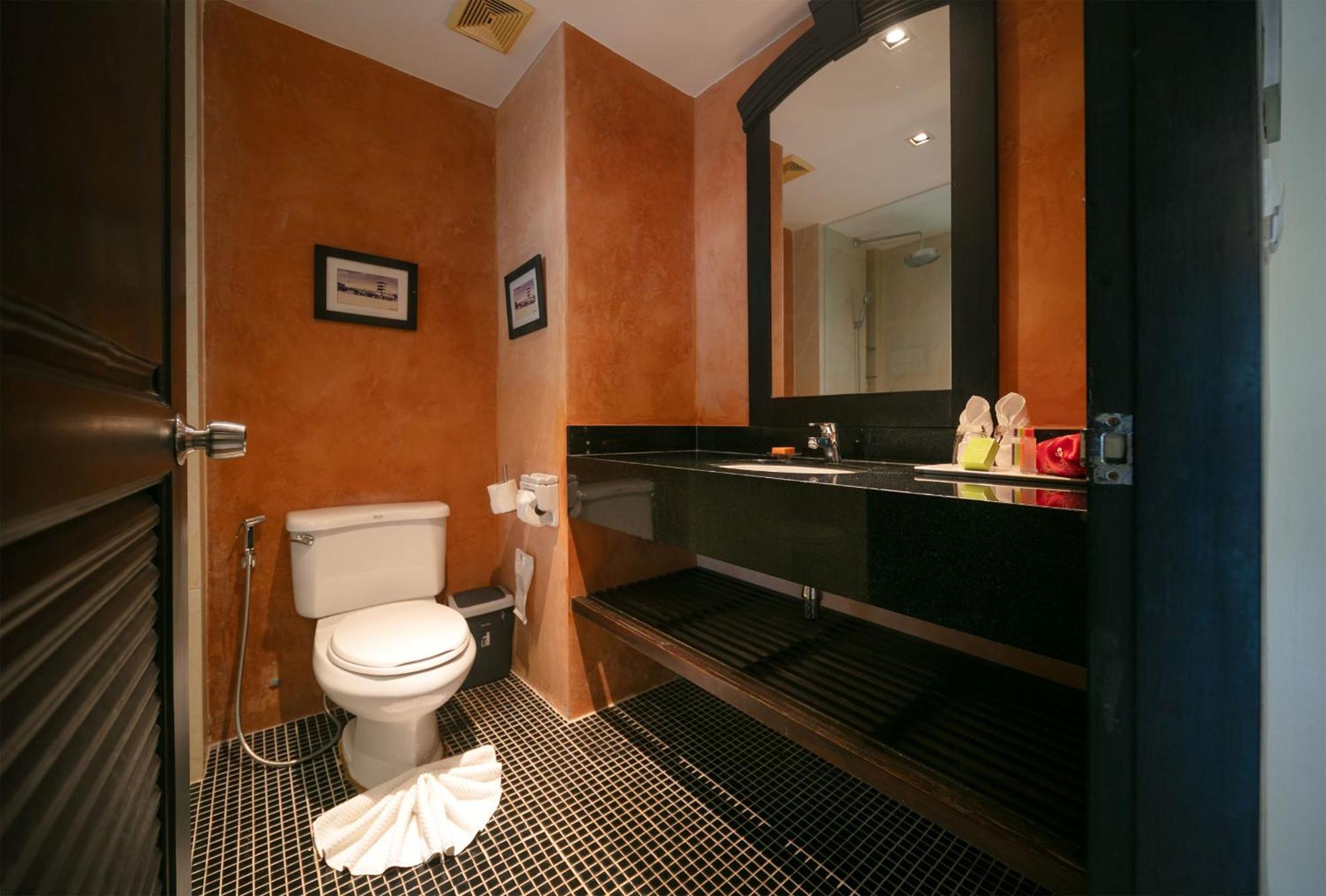 Deluxe Double or Twin Room Balcony Sino Wing
