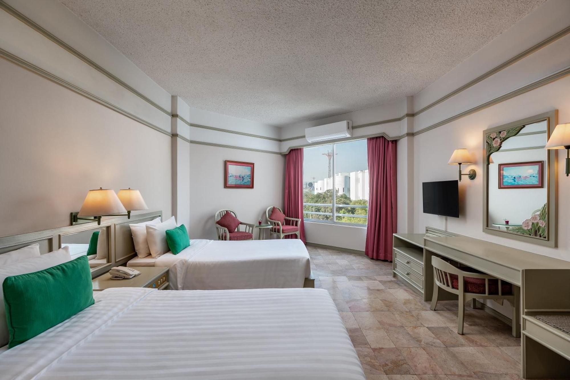 Deluxe Garden Wing