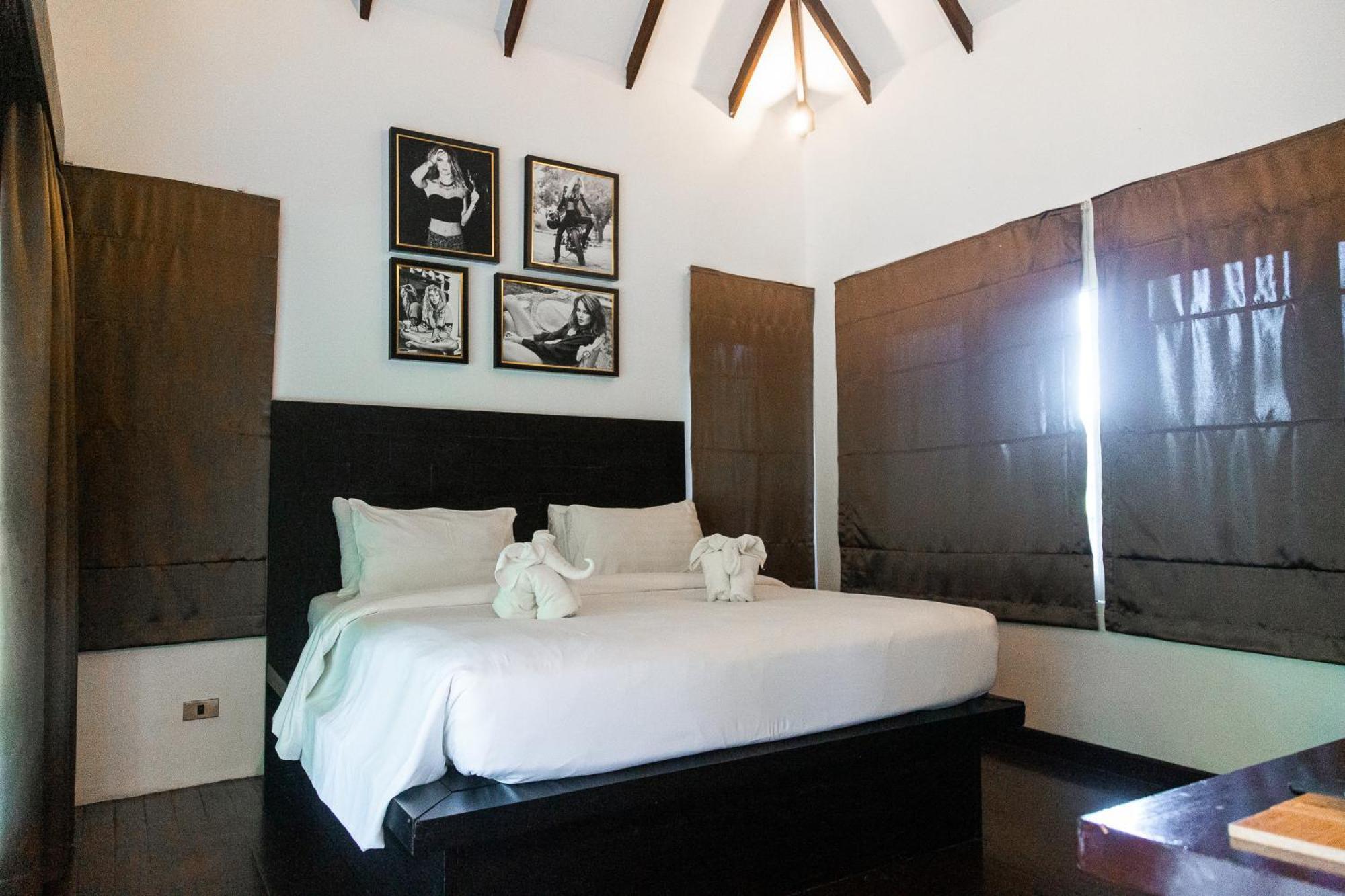 Deluxe Double Room,1742665863:JPEG