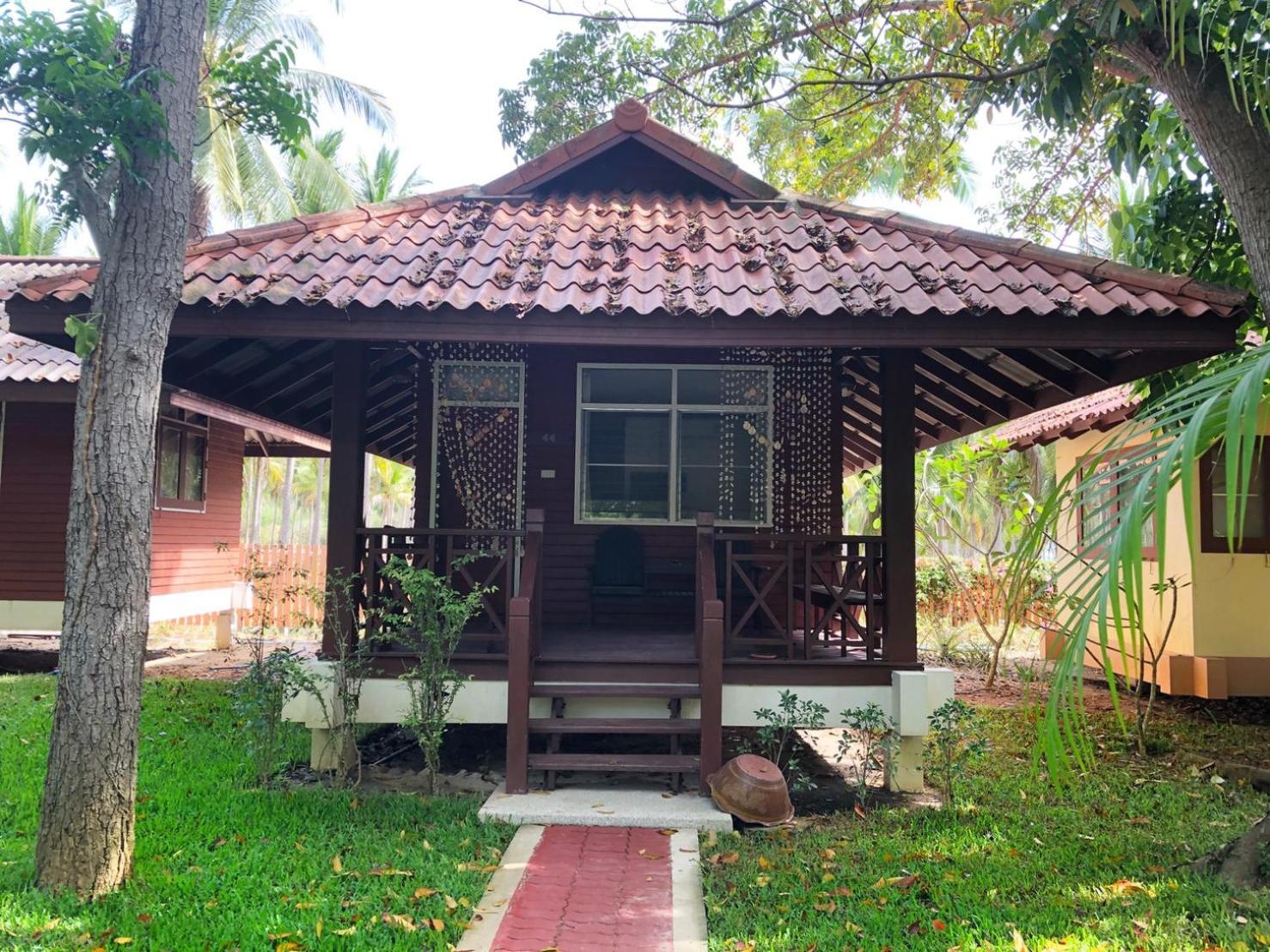 Superior One-Bedroom Bungalow