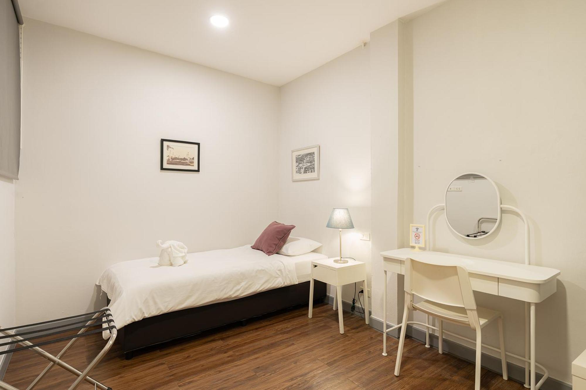 Standard Single Room no window