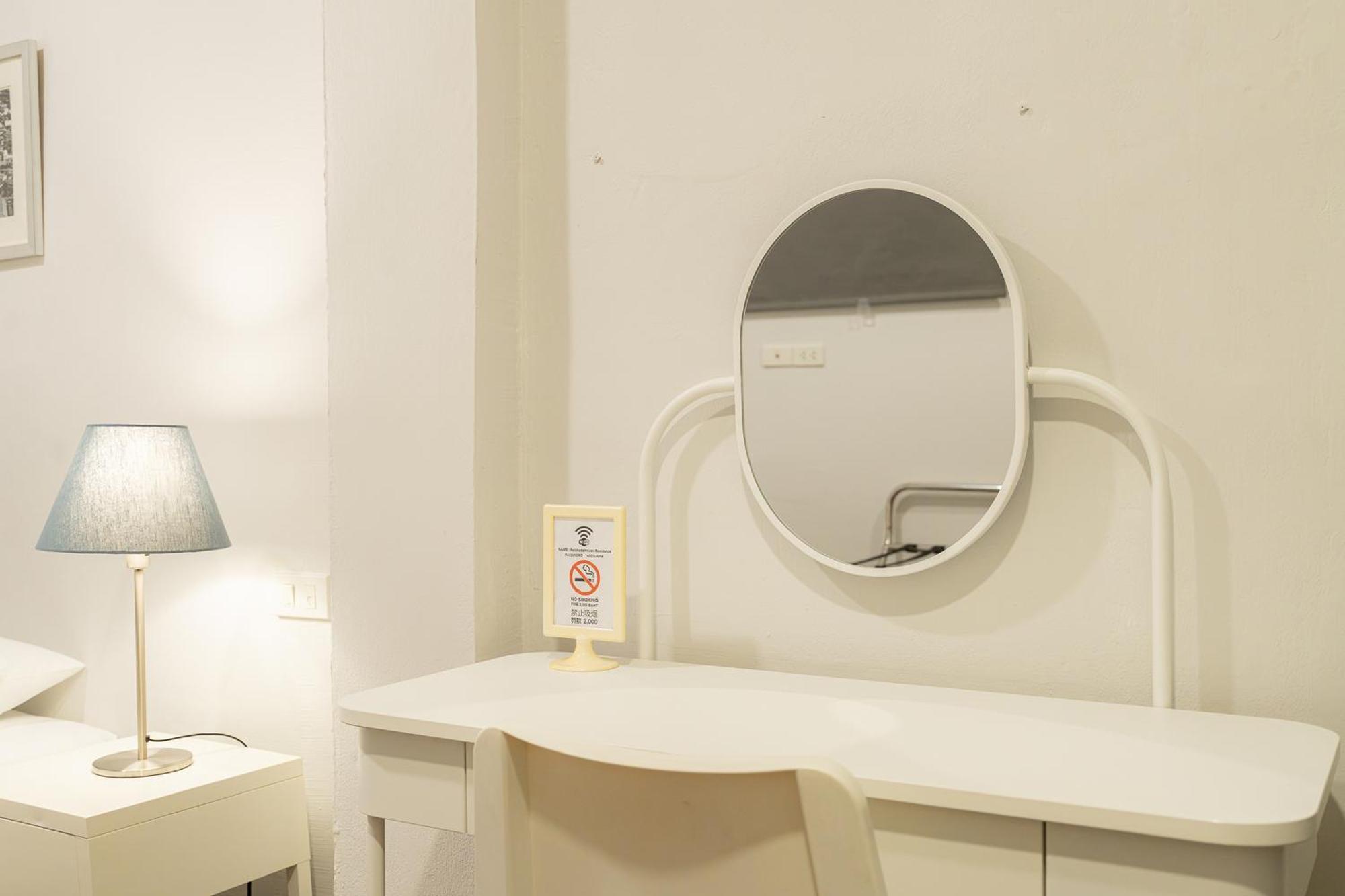 Standard Single Room no window