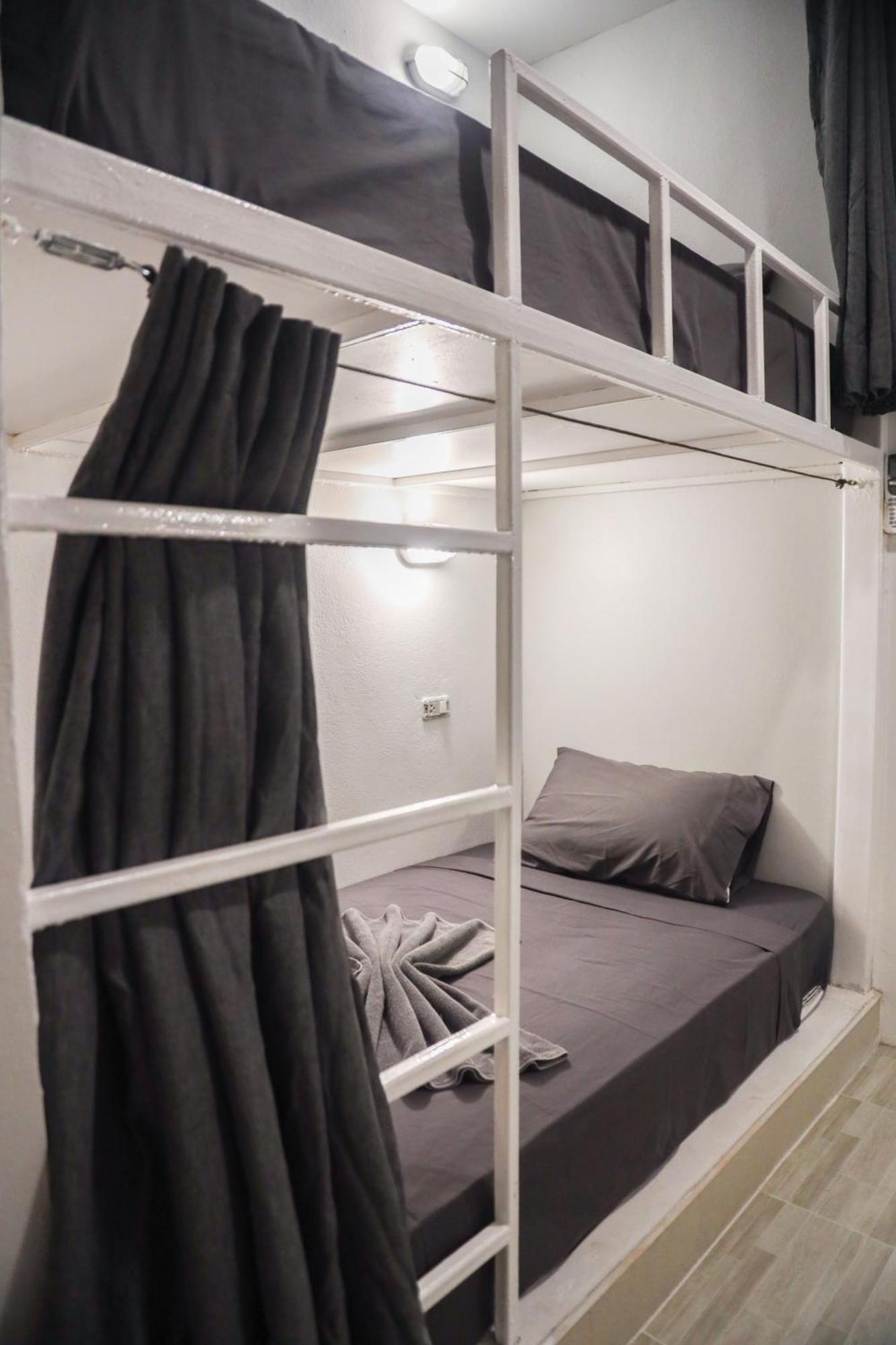 Bed 8-Bed Mixed Dormitory Room
