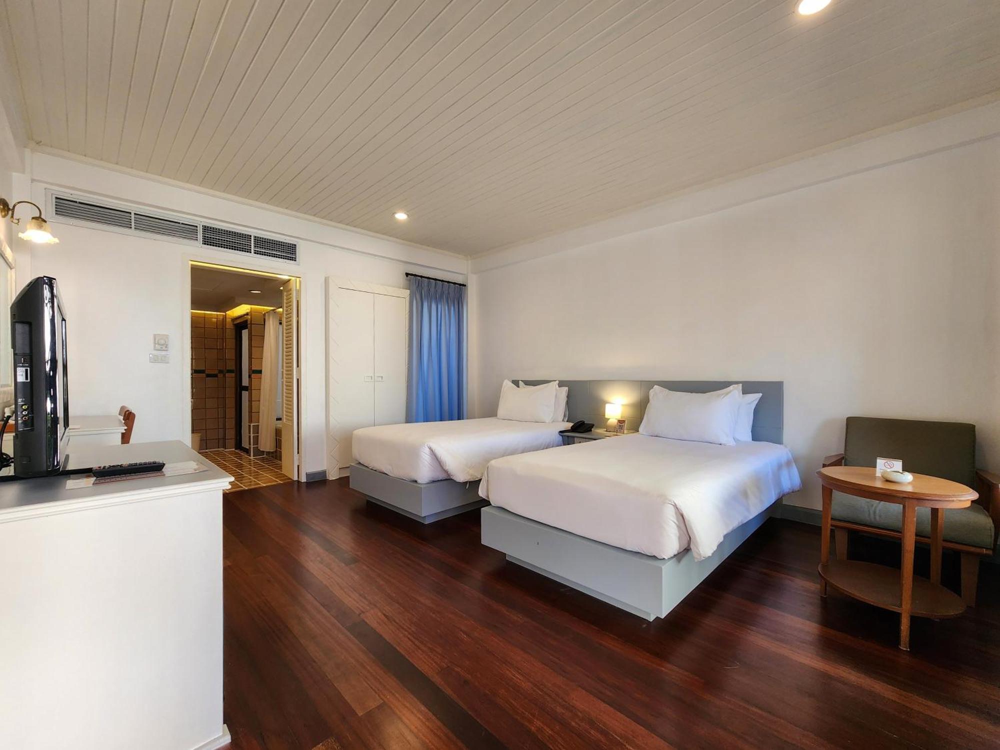 Chalet (2 Adults),1742818046:JPEG