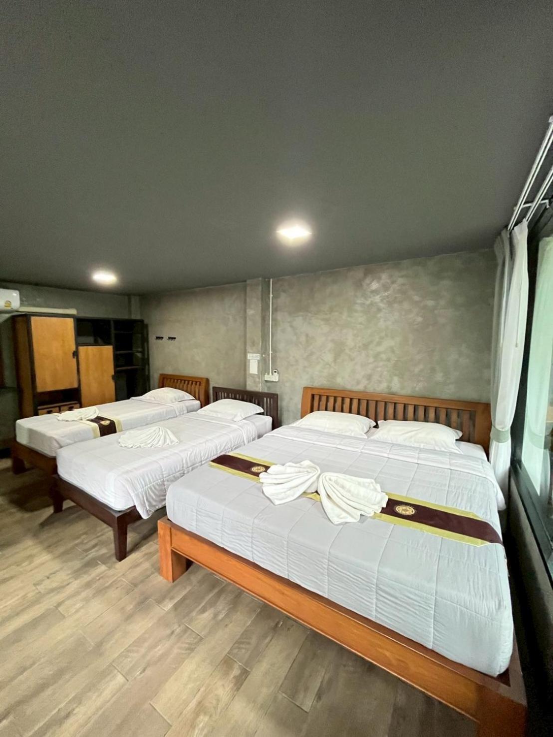 Deluxe Family Room,1742834448:JPEG