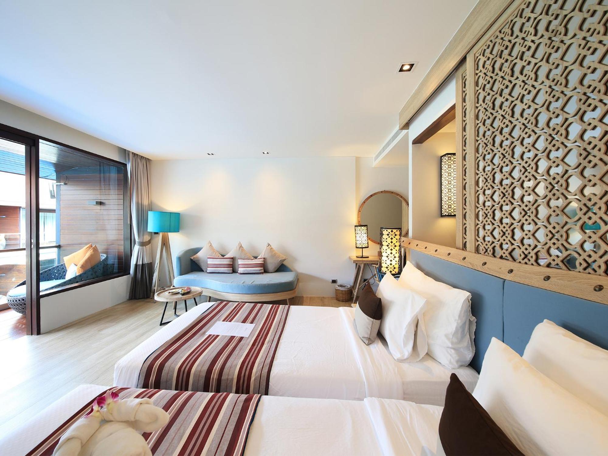 Deluxe Pool View Twin Room