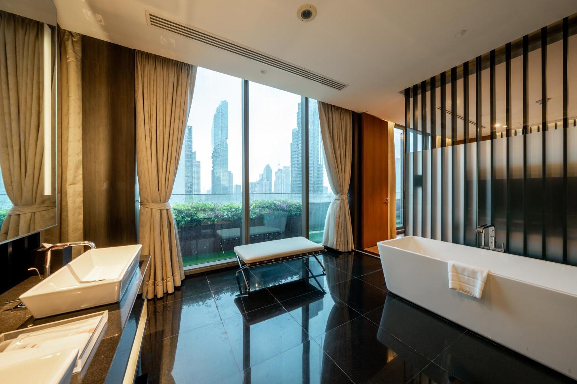 AMARA SUITE Lounge Access Benefits