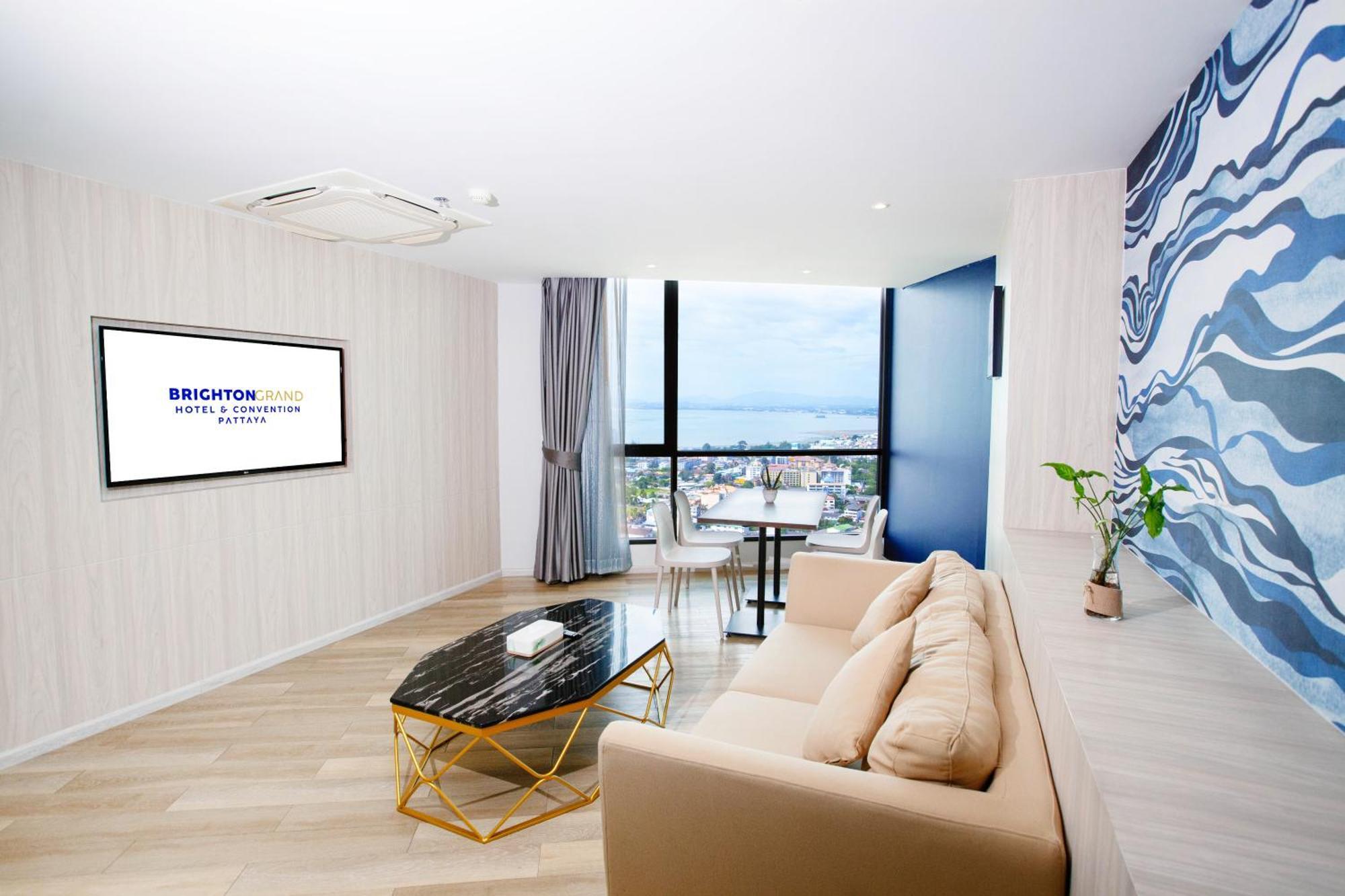 One-Bedroom Suite Sea View