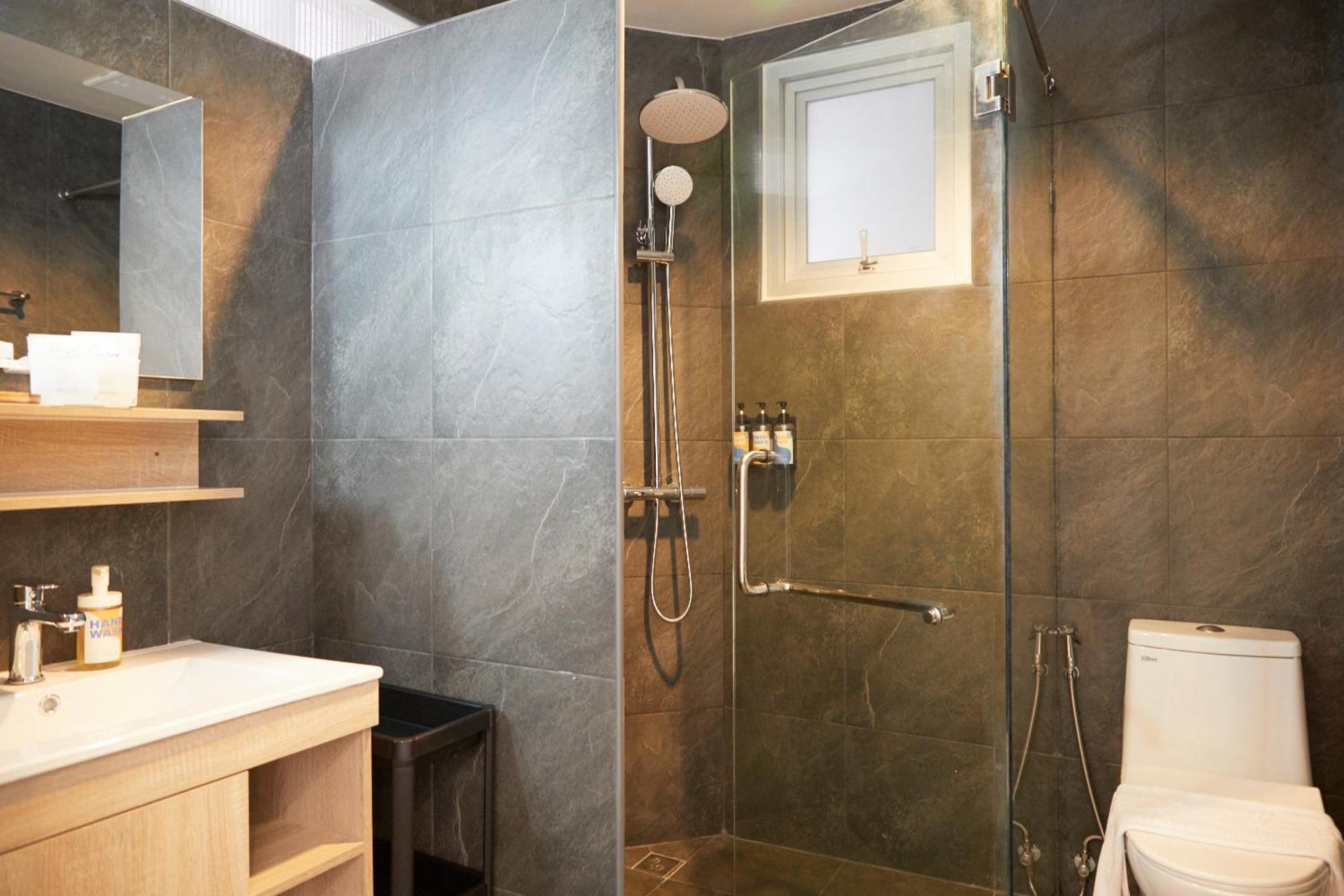 Superior Double or Twin Room with City View,1743282805:JPEG