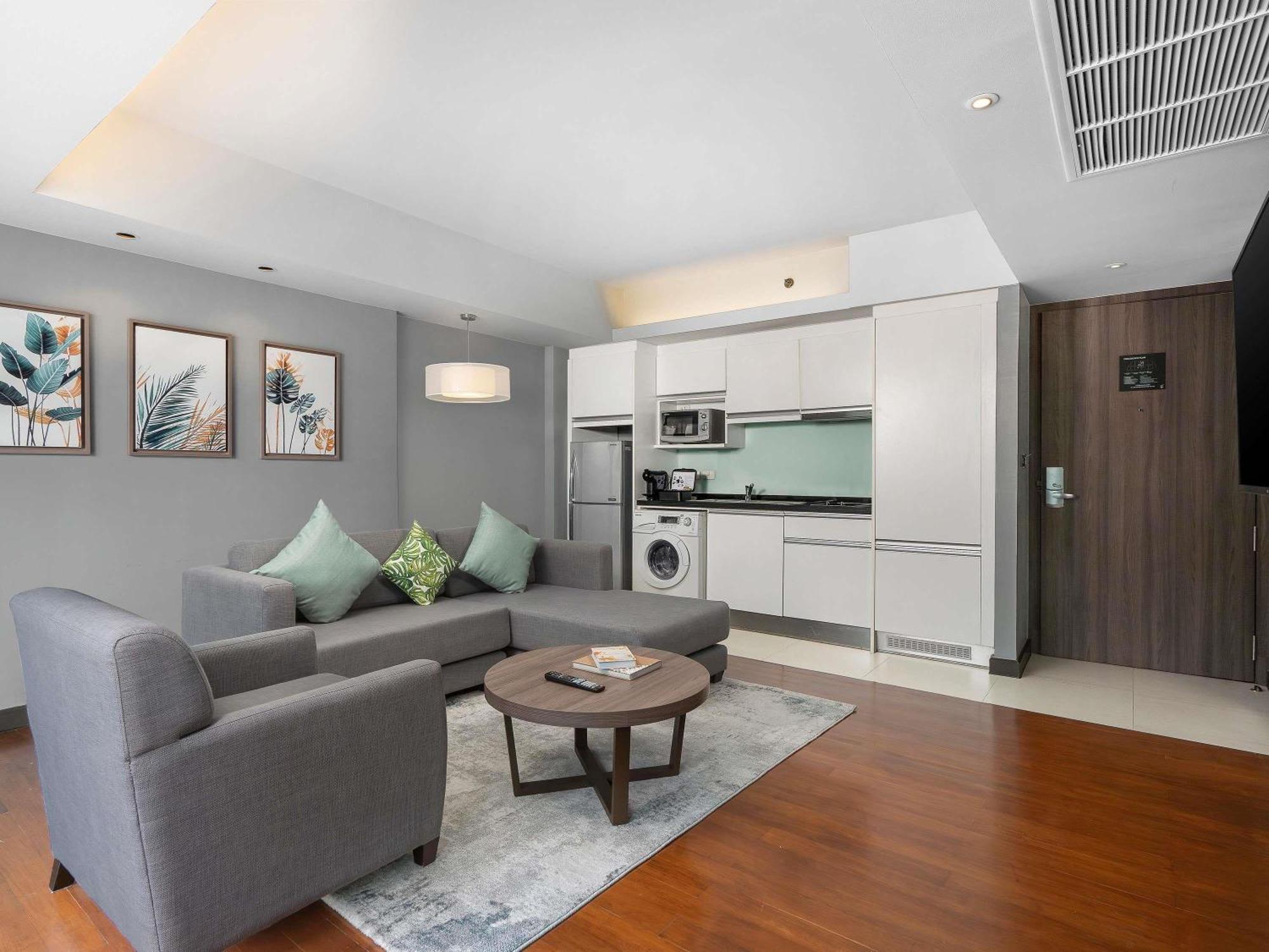 Comfort King Suite,1743742684:JPEG