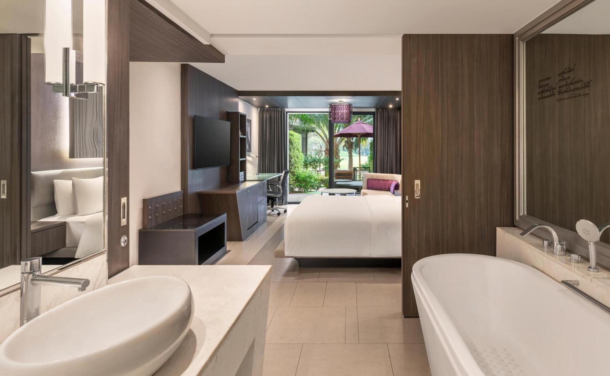 King Premium Room Garden Terrace