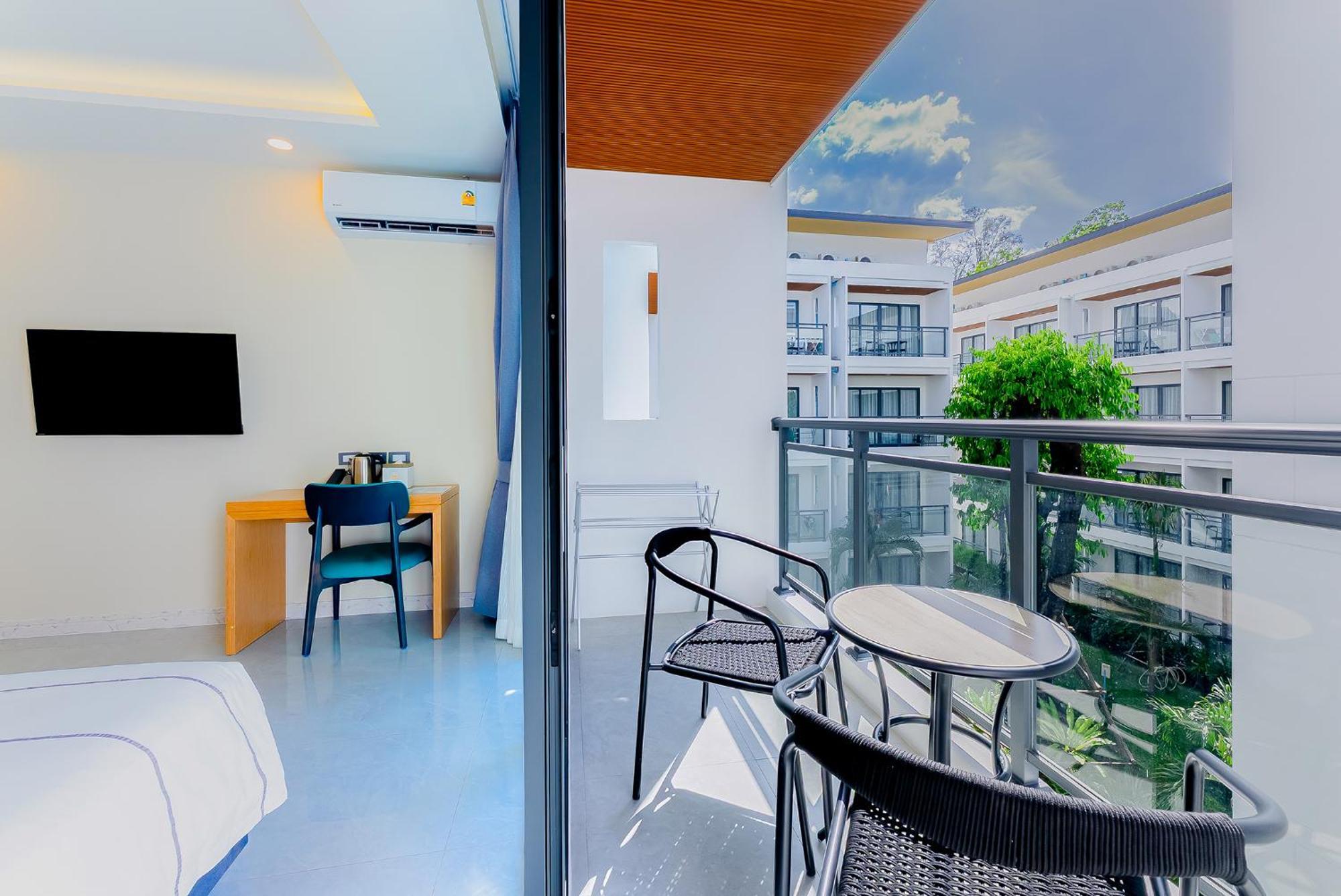 Deluxe Double or Twin Room Garden View