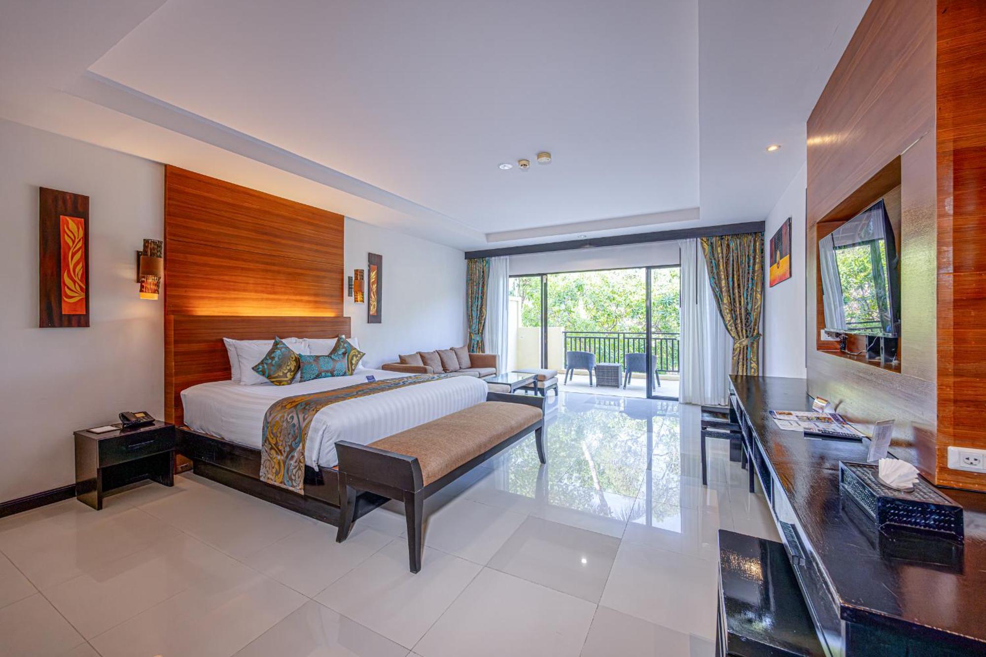 Grand Deluxe Pool view