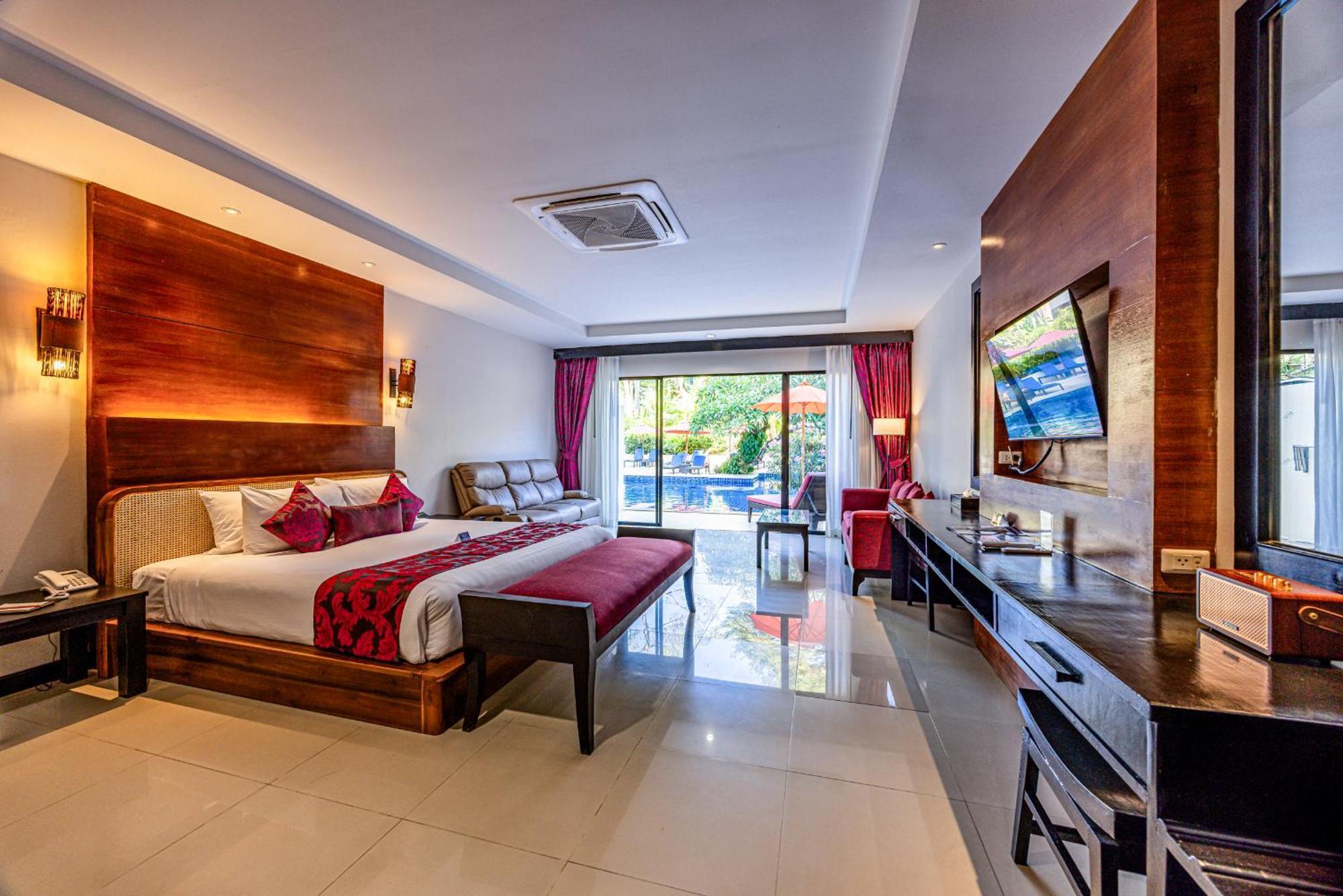 Grand Deluxe Pool access