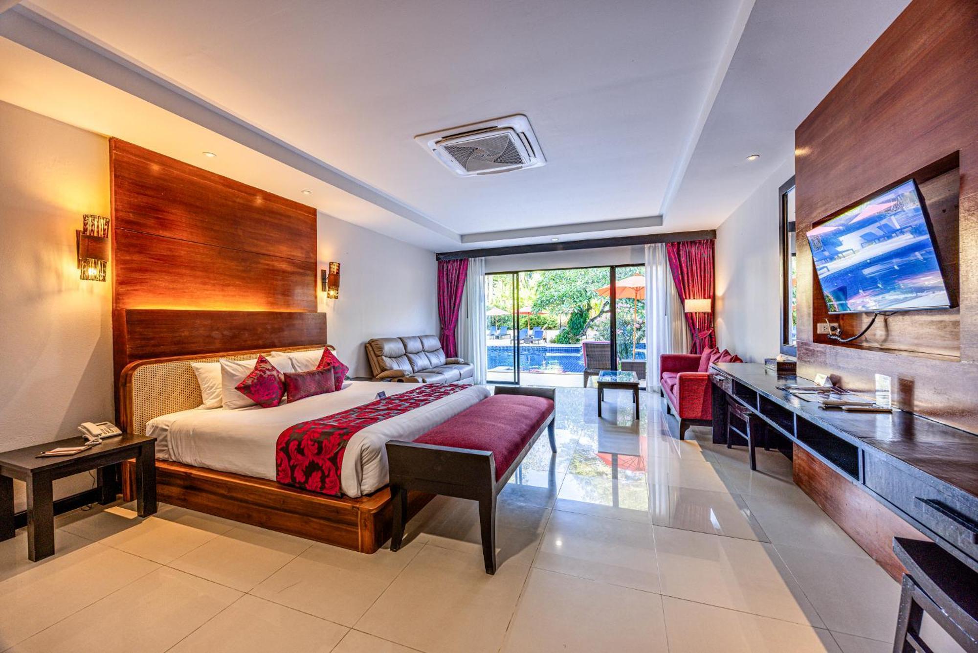 Grand Deluxe Pool access