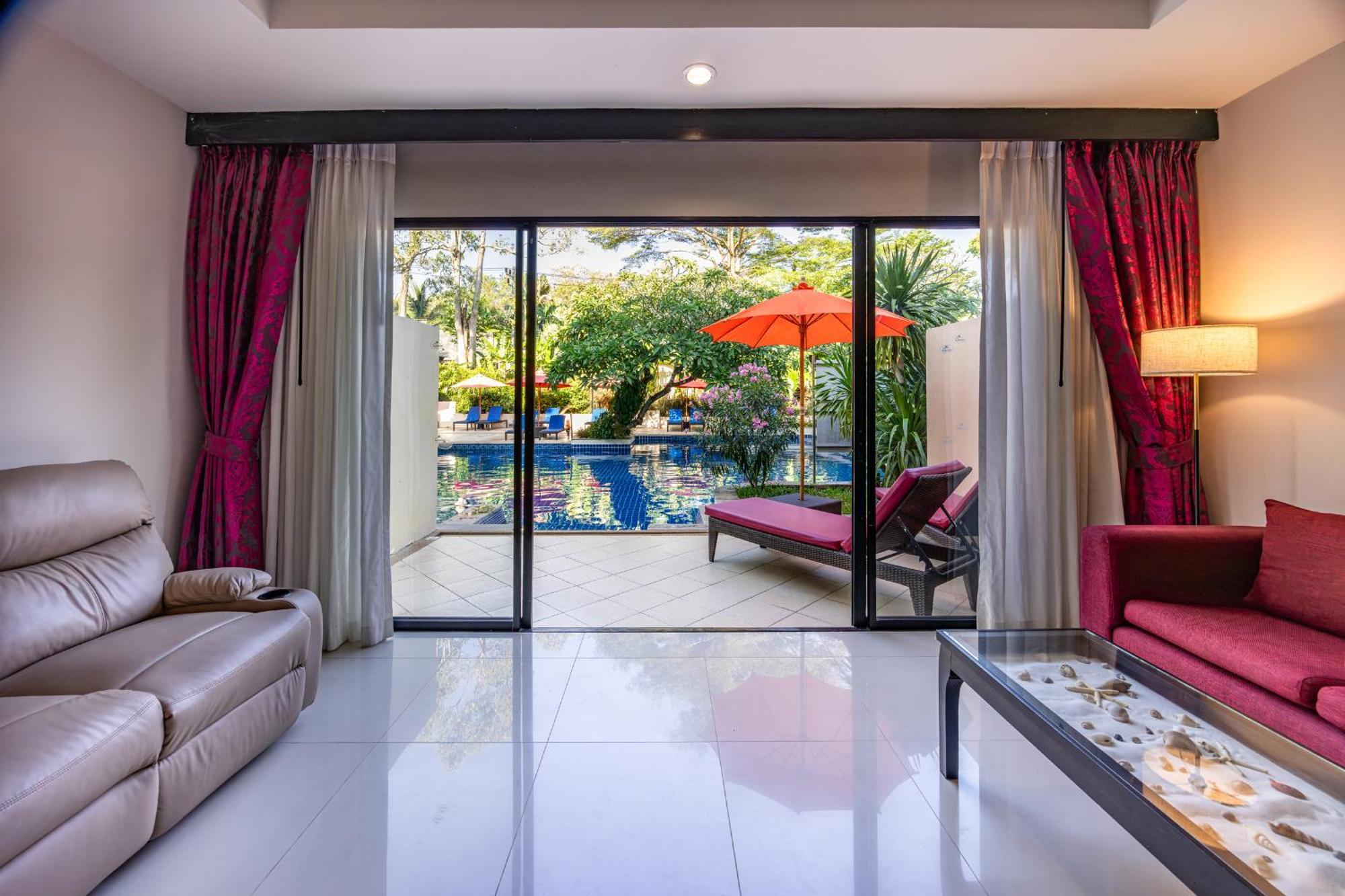 Grand Deluxe Pool access