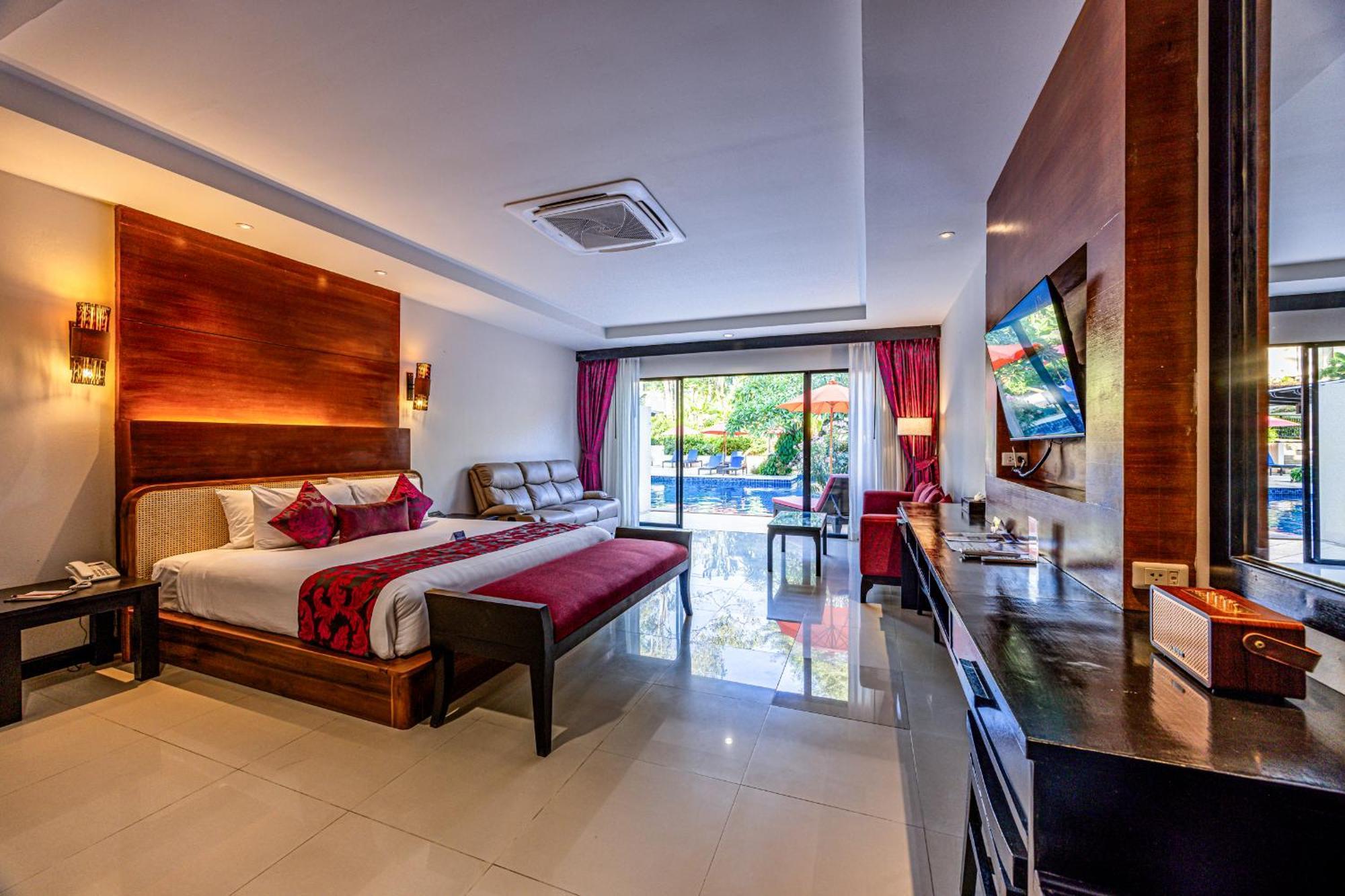 Grand Deluxe Pool access