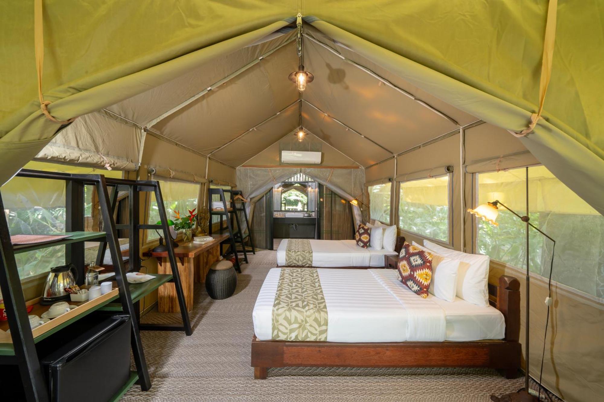 Deluxe Tent Private Bathroom &