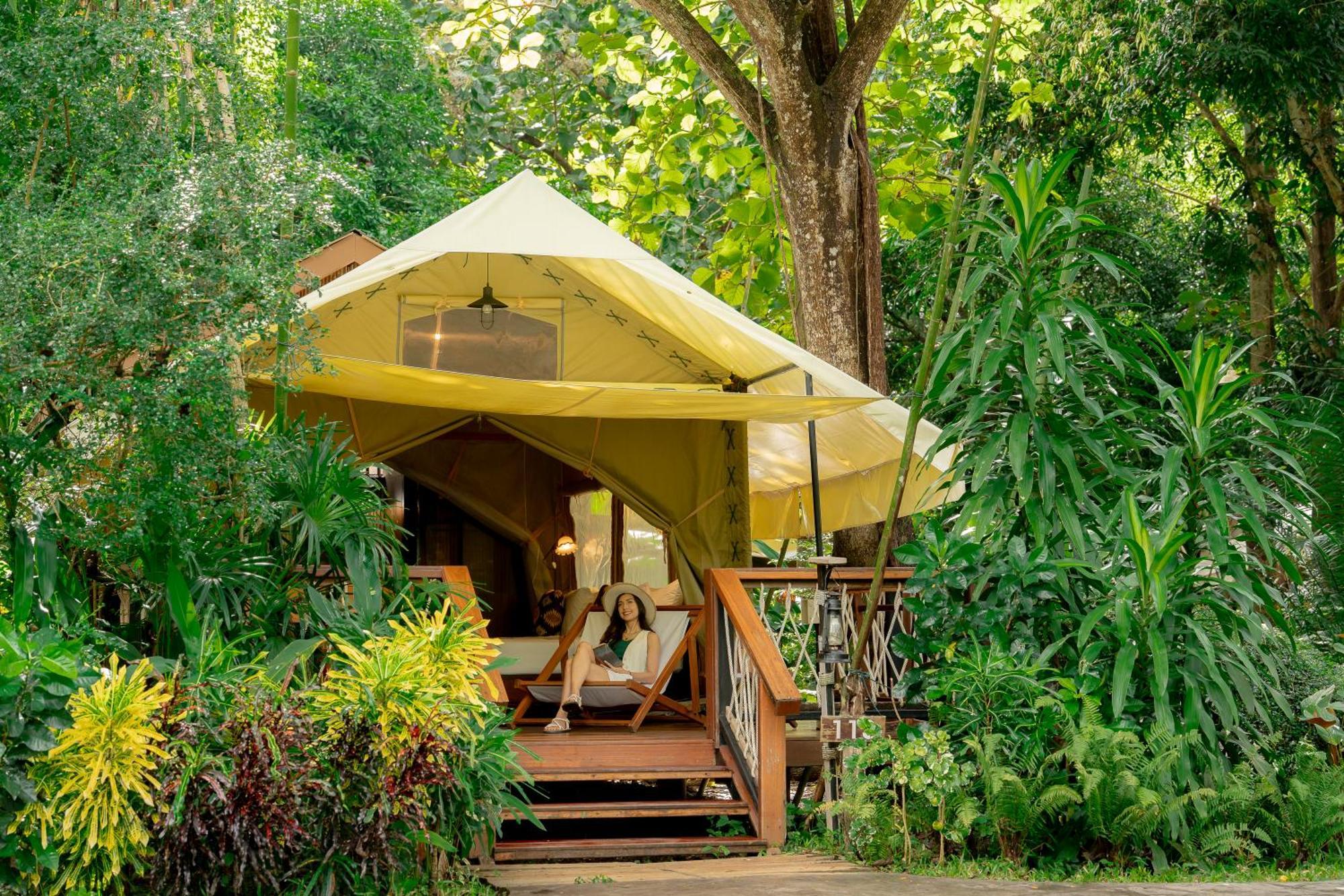 Deluxe Tent Private Bathroom &