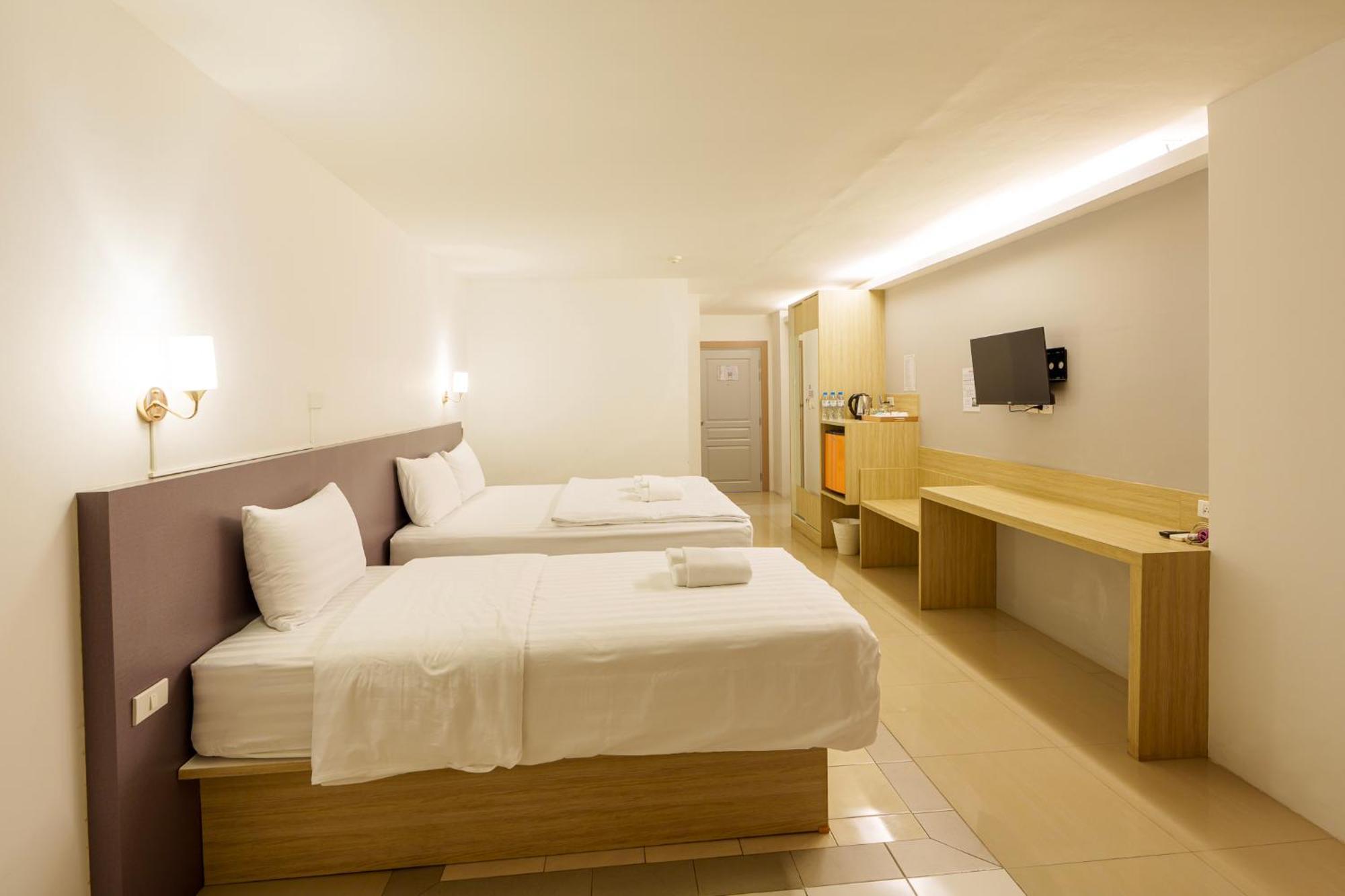 Triple Room,1765864801:JPEG