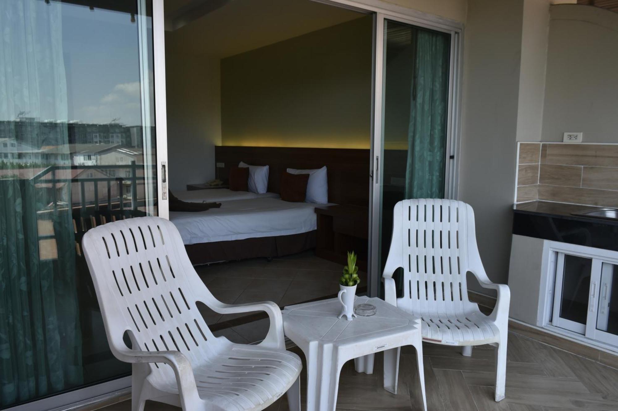 Deluxe Double or Twin Room