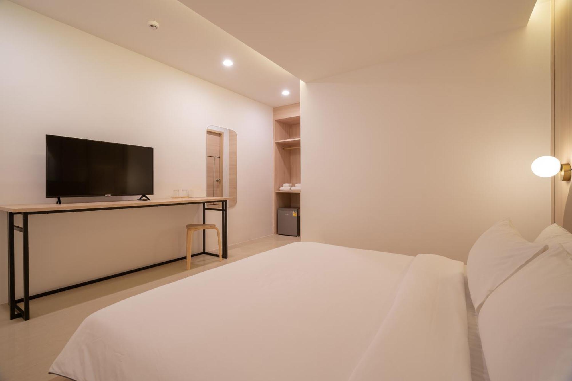 Standard Double Room No Window