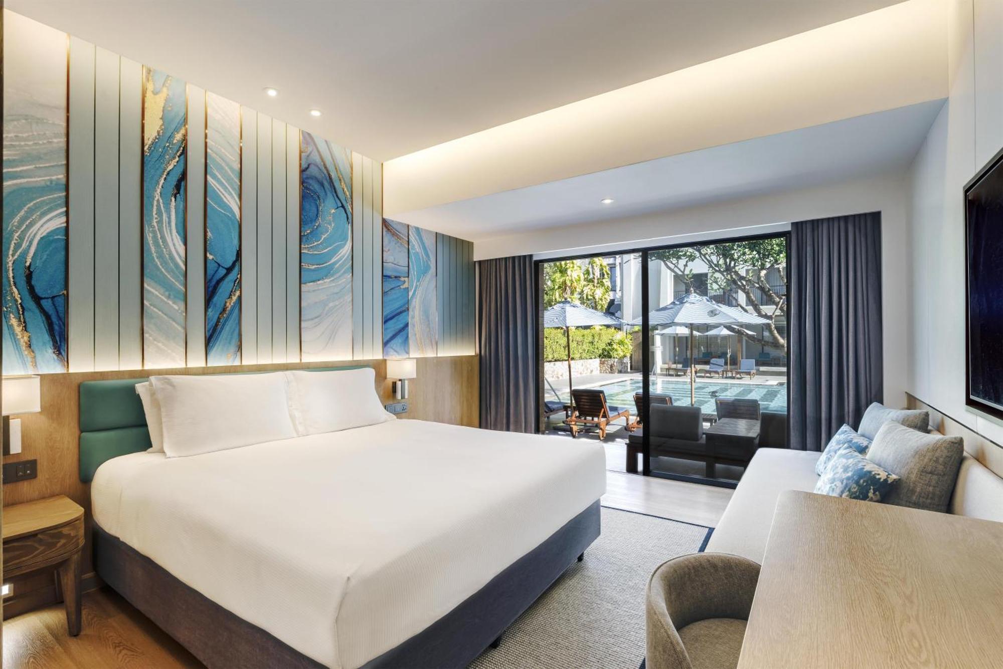 Deluxe King Room Pool Side