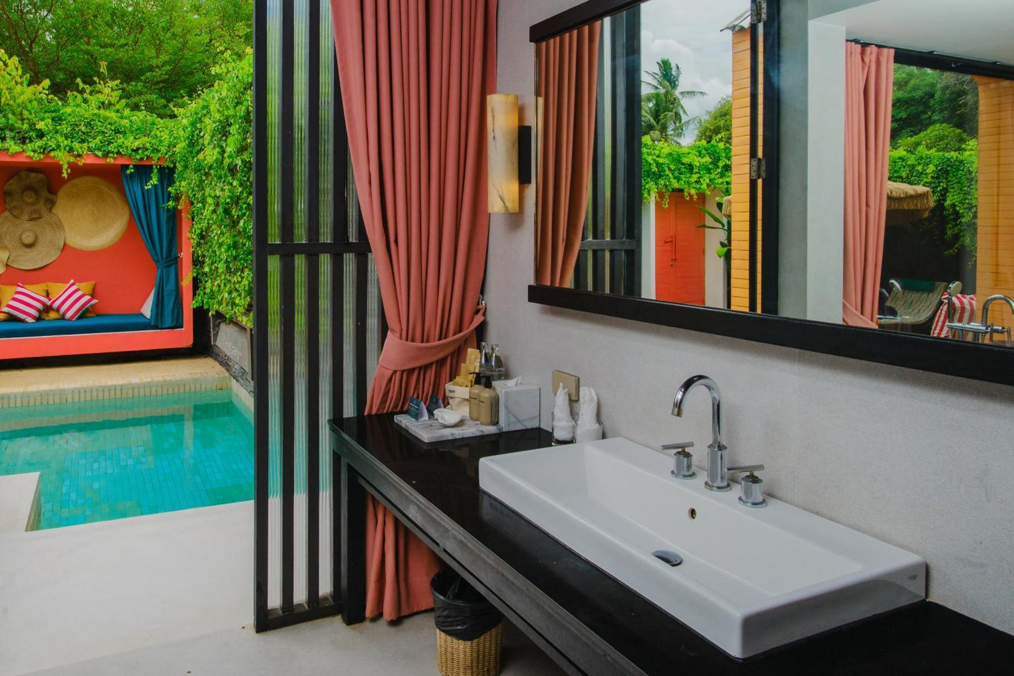 Tropical Pool Villa Spa Unlimited Spa
