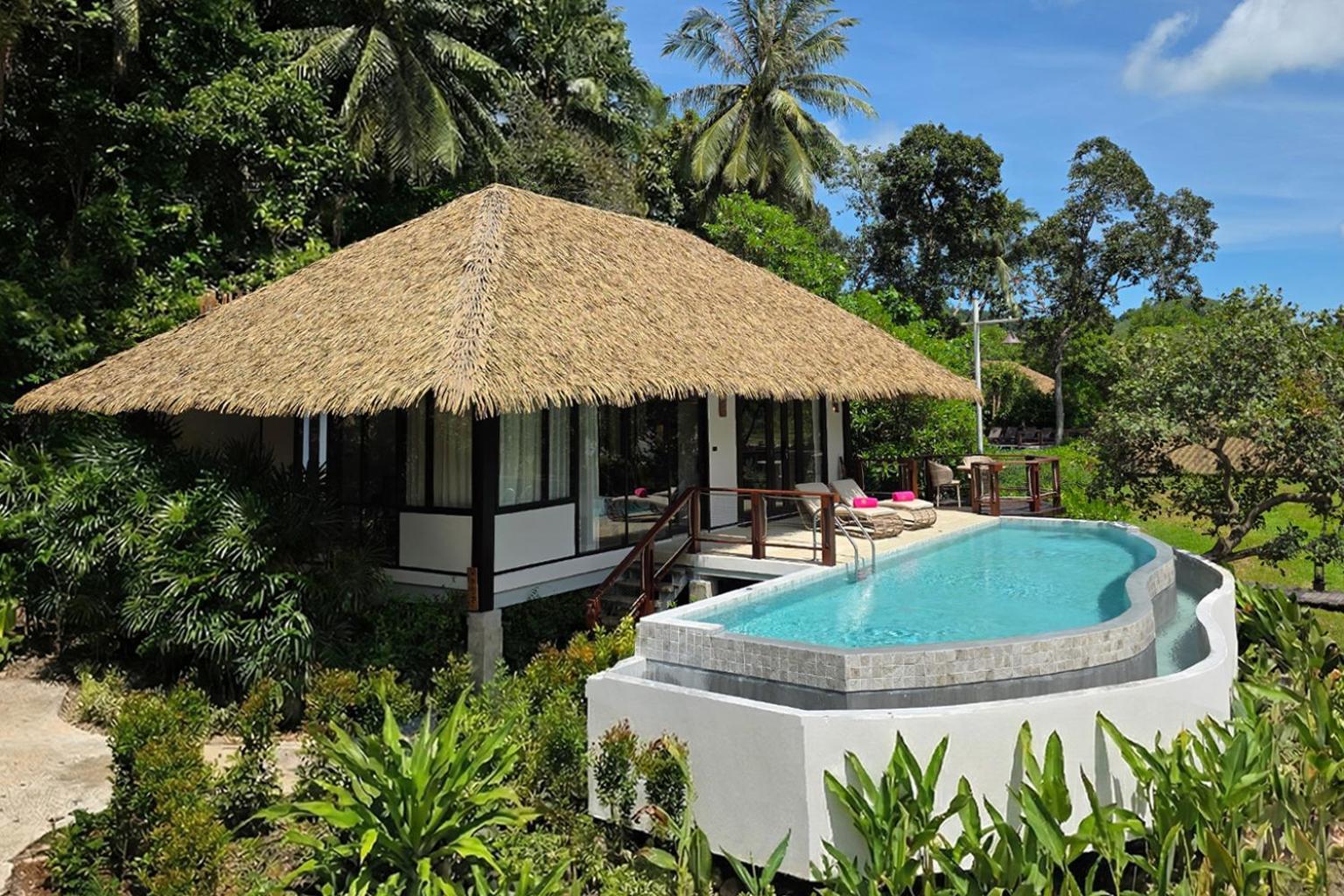 One Bedroom Beachfront Pool Villa