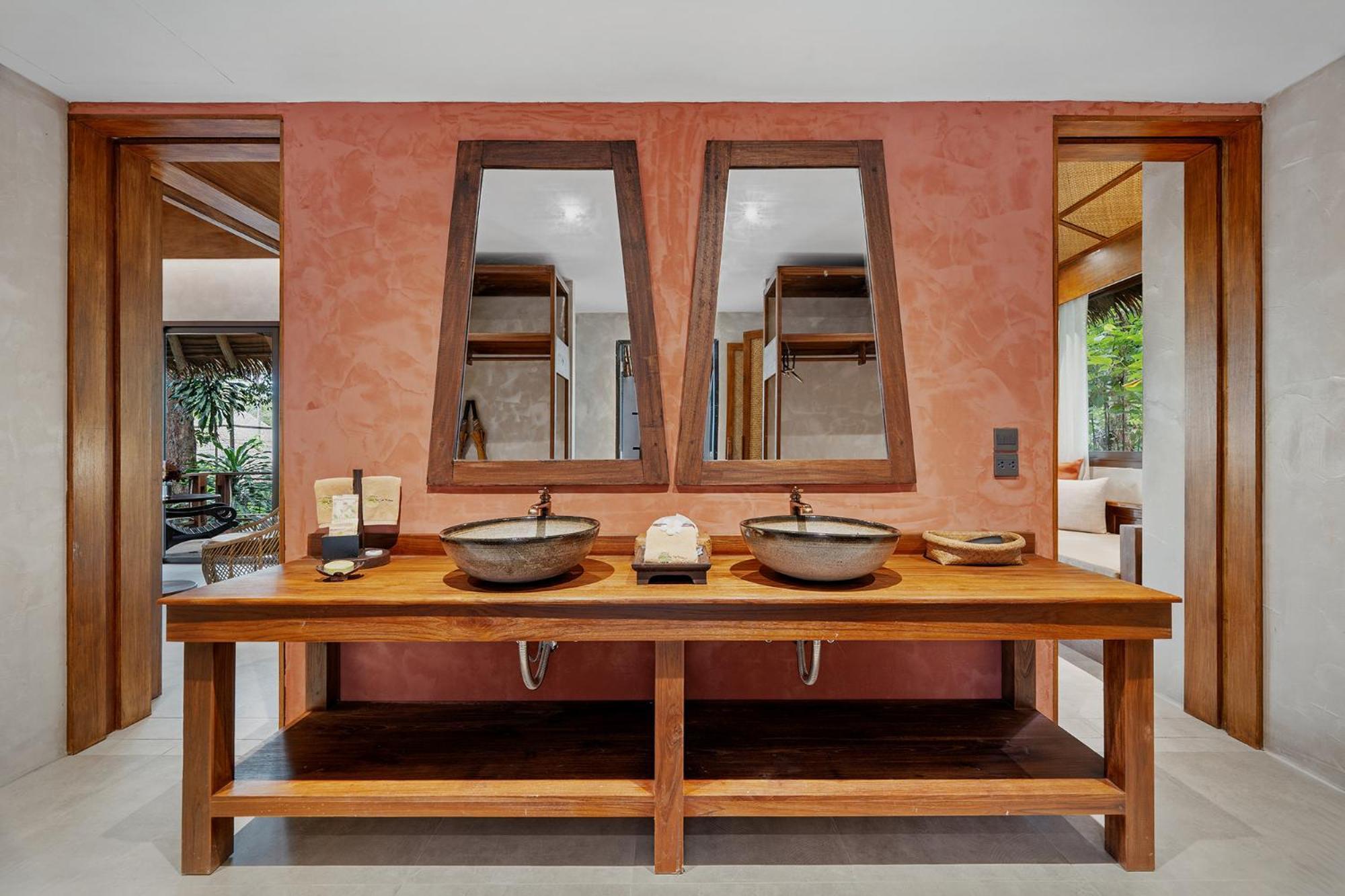 One Bedroom Bathtub Villa