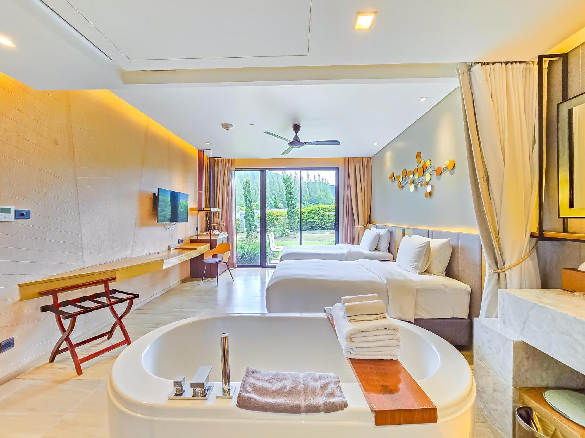 Deluxe Twin Room
