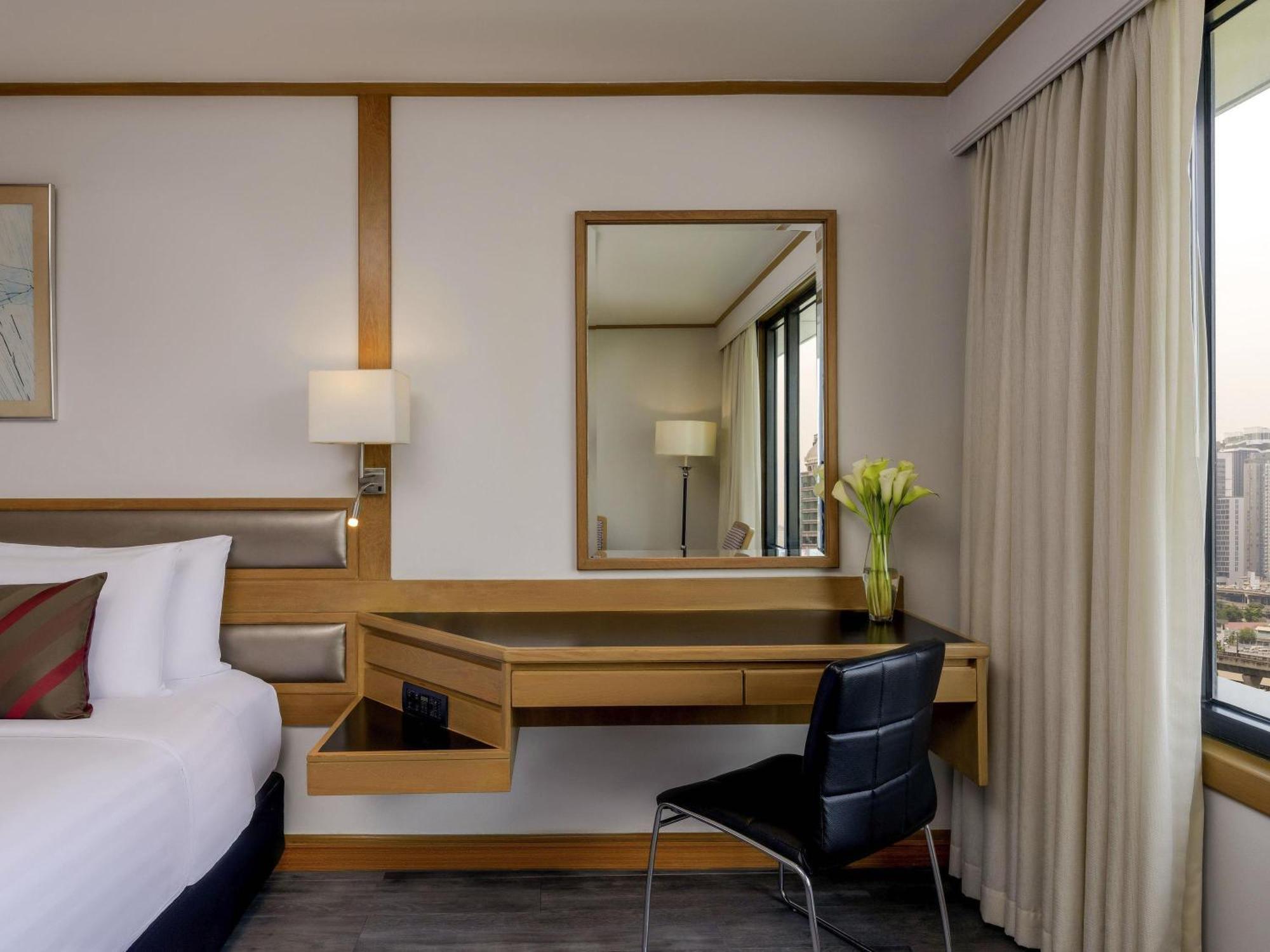 Superior Room 1 King Bed on Food & Beverages,1771505790:JPEG