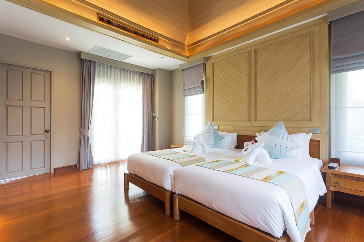 2 Bedrooms Beachfront Pool Villa