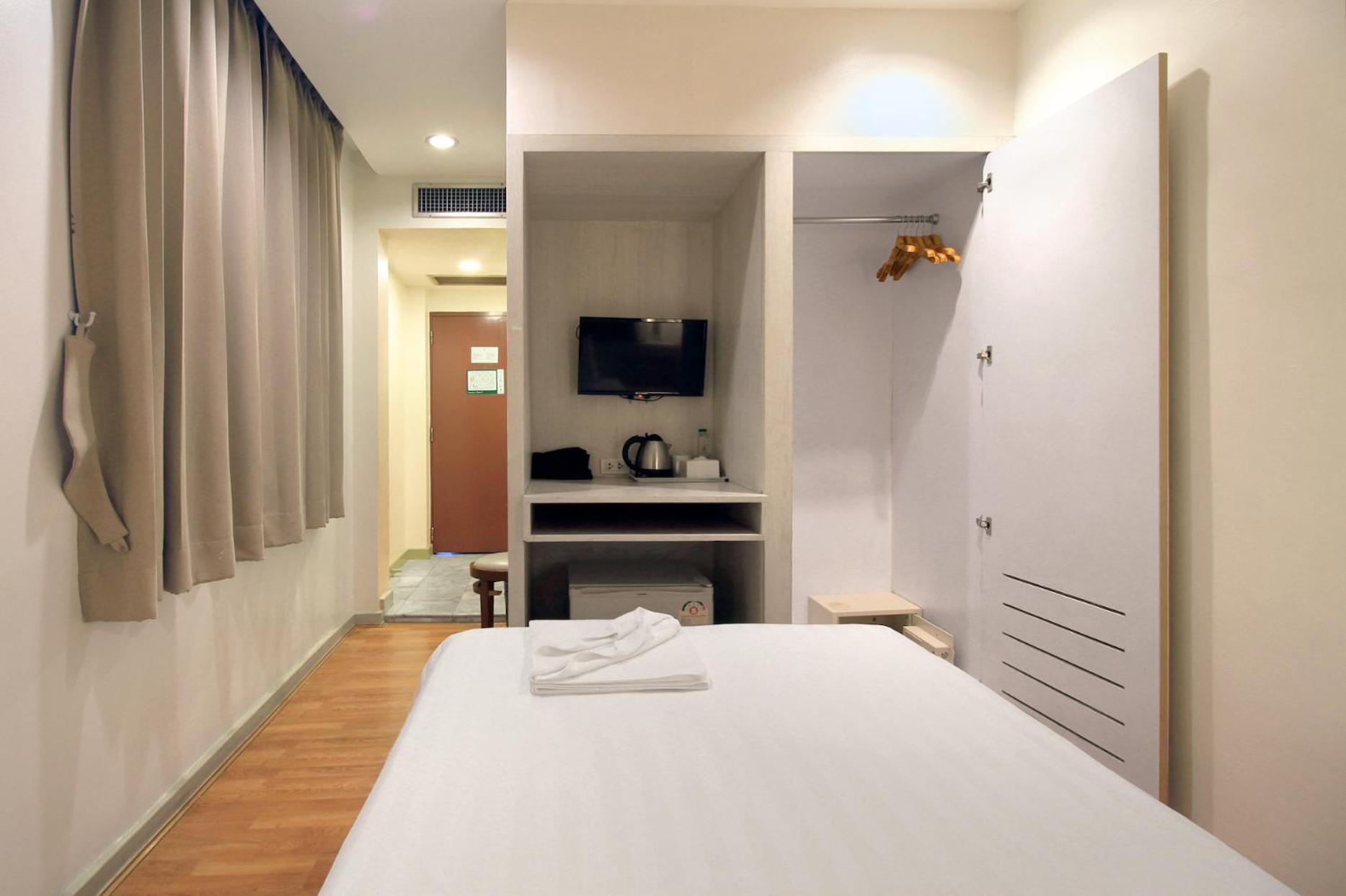 Single Room Bathroom
