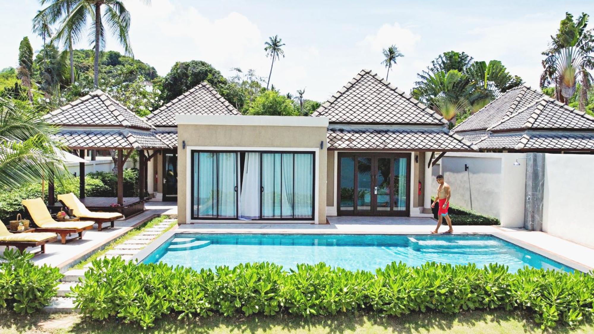 2 Bedrooms Beachfront Pool Villa