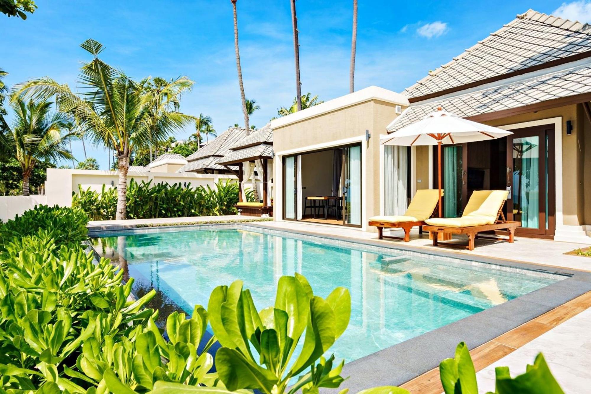 2 Bedrooms Beachfront Pool Villa